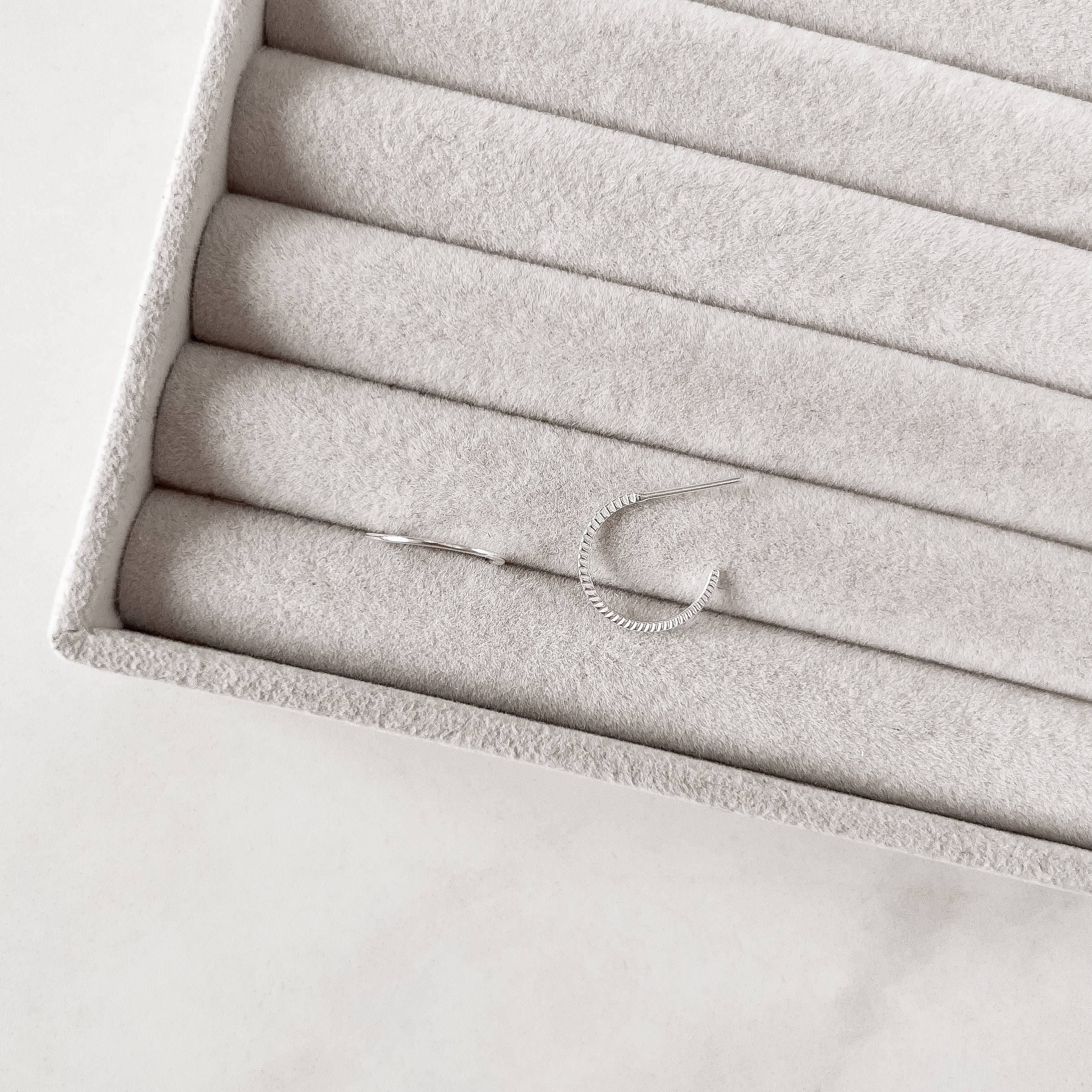 Argola detalhe riscado 14mm tarraxa