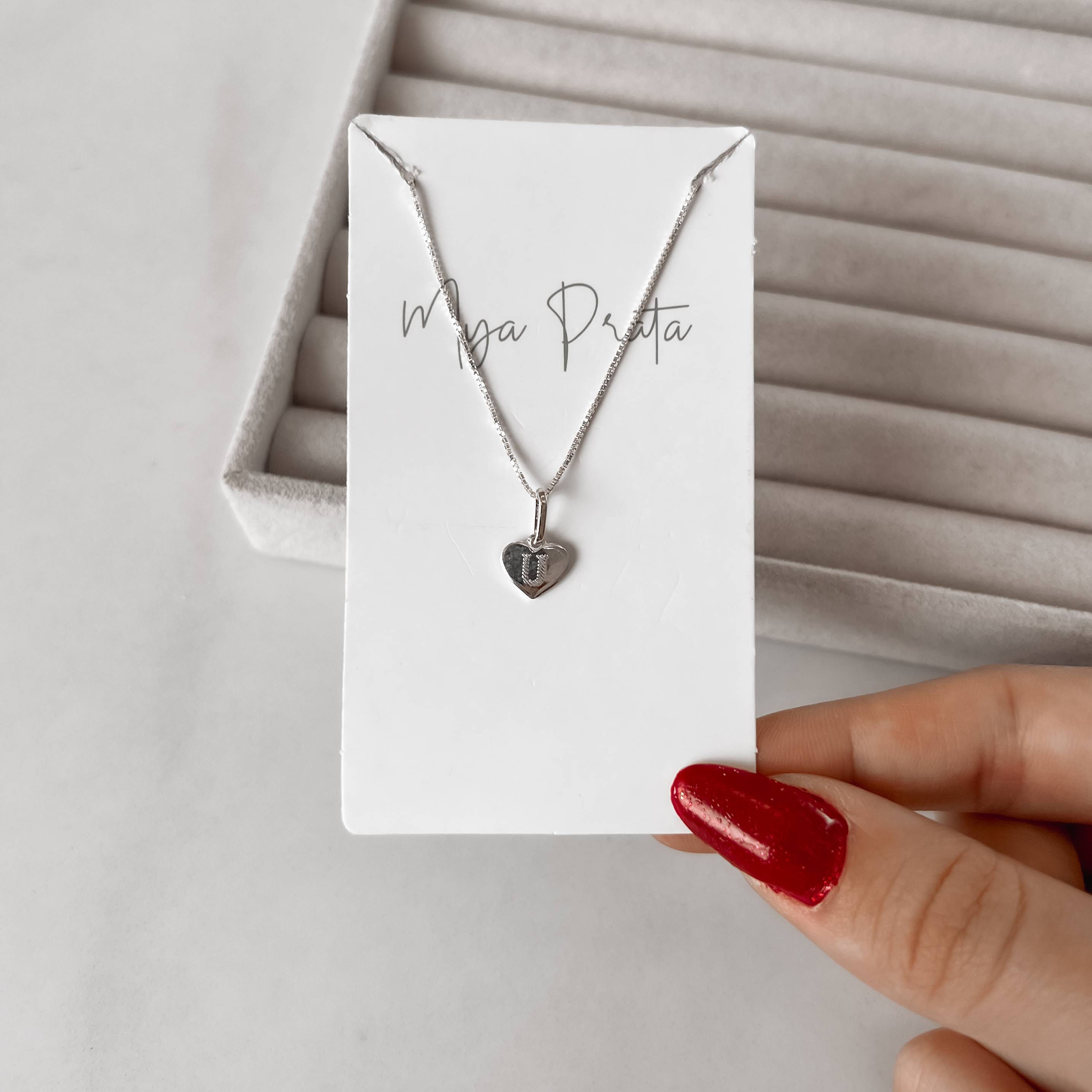 Imagem Secundária Colar pingente coração letra U 45cm