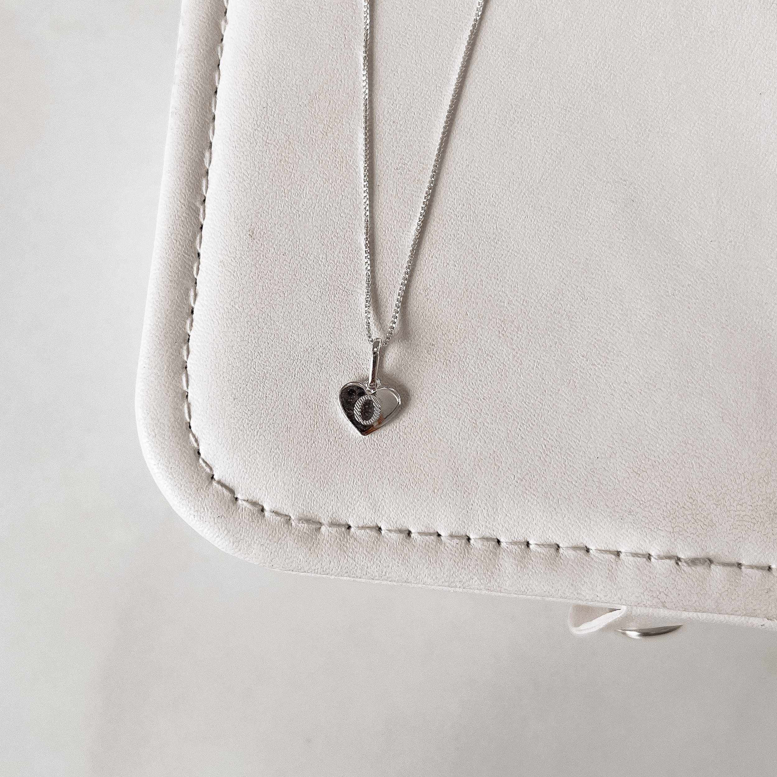 Imagem Colar pingente coração letra O 45cm