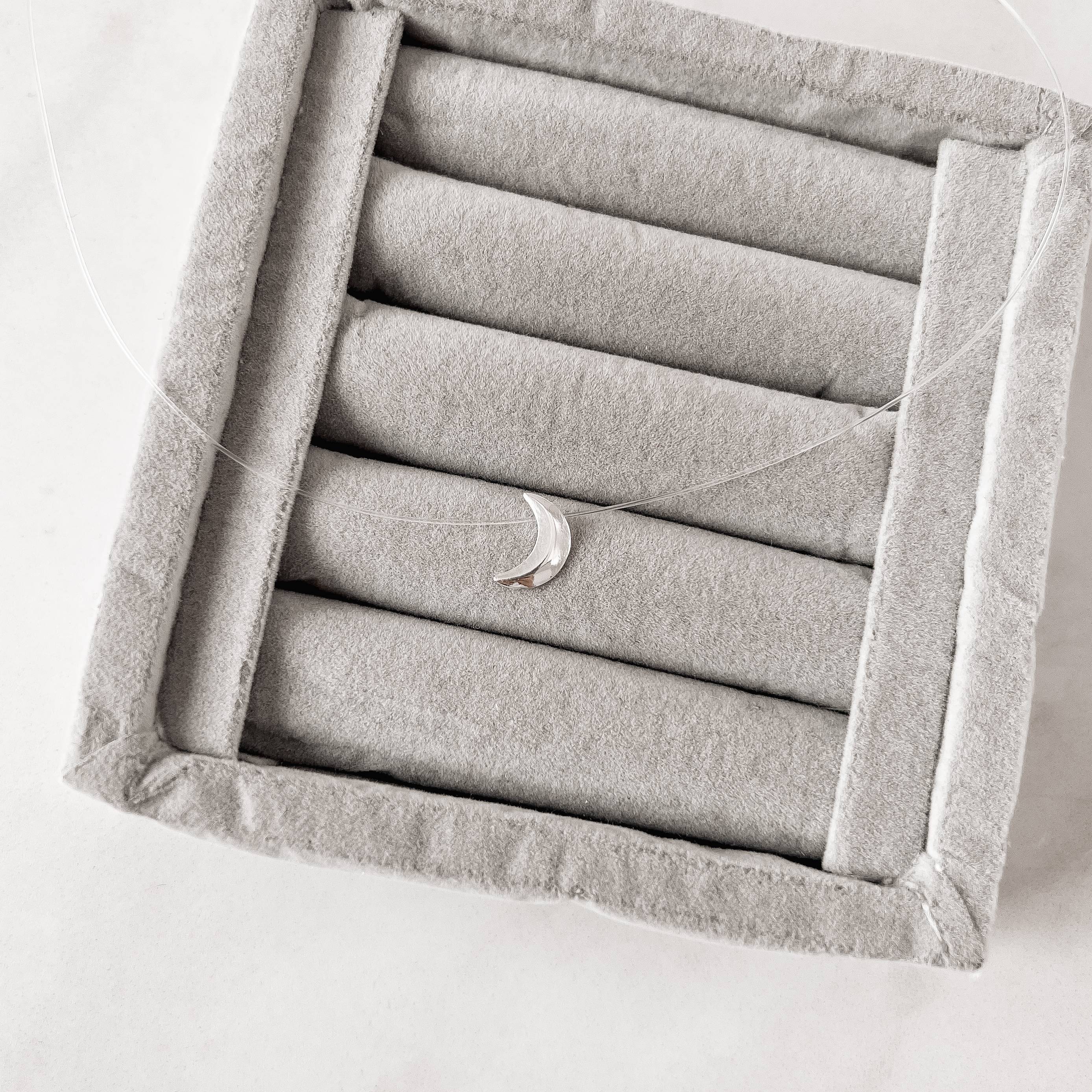 Colar nylon lua 40cm