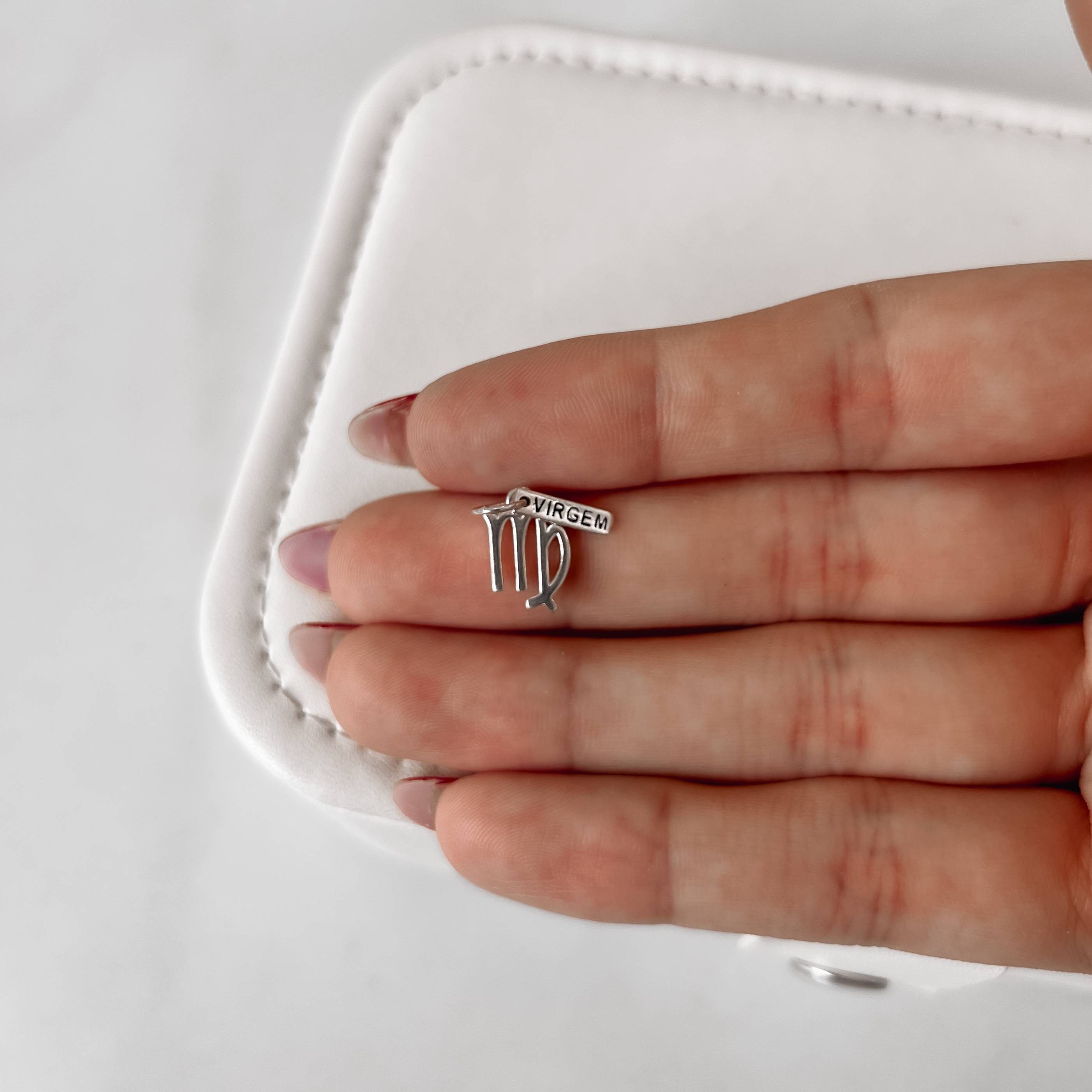 Imagem Secundária Pingente signo virgem com placa