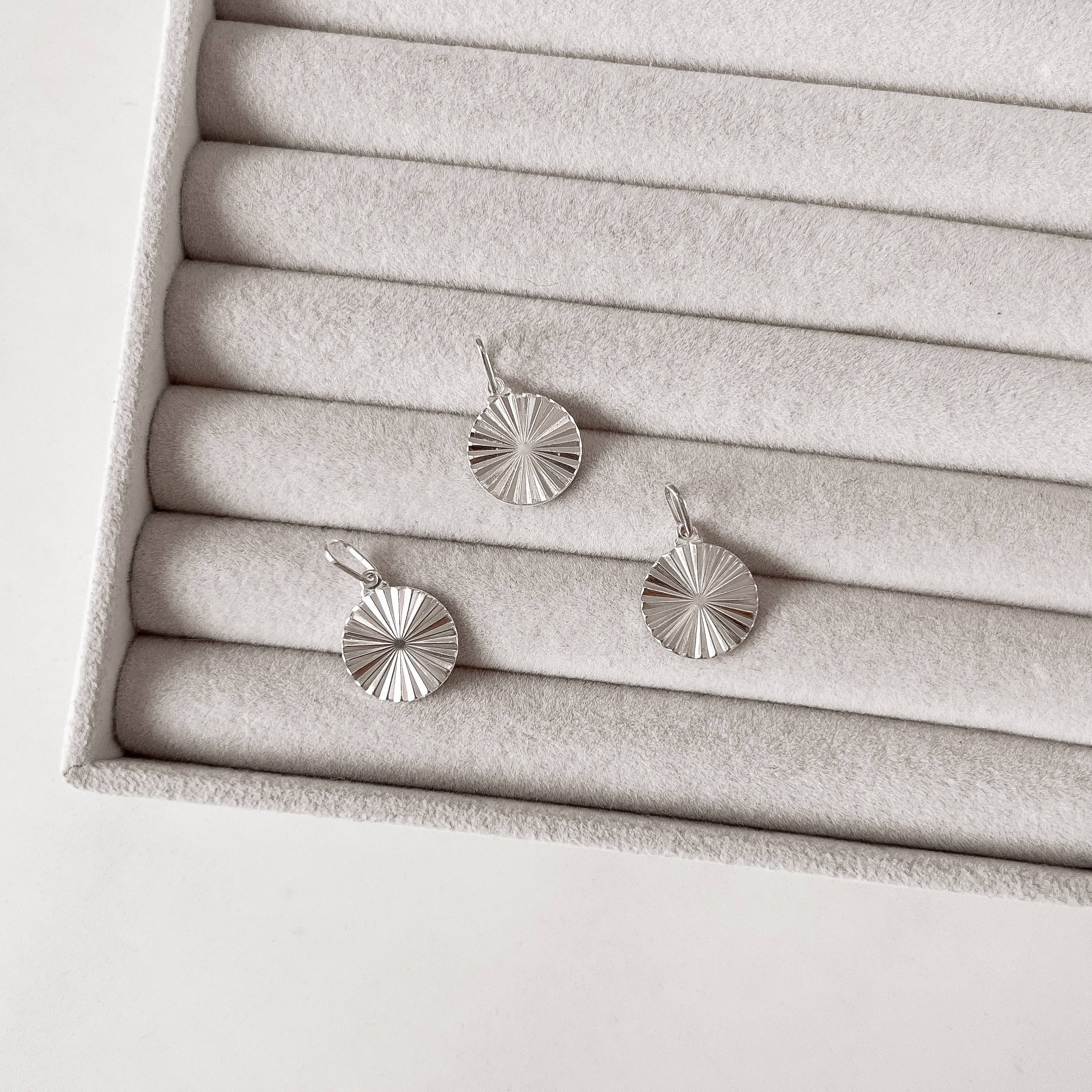 Pingente medalha com vinco 18mm