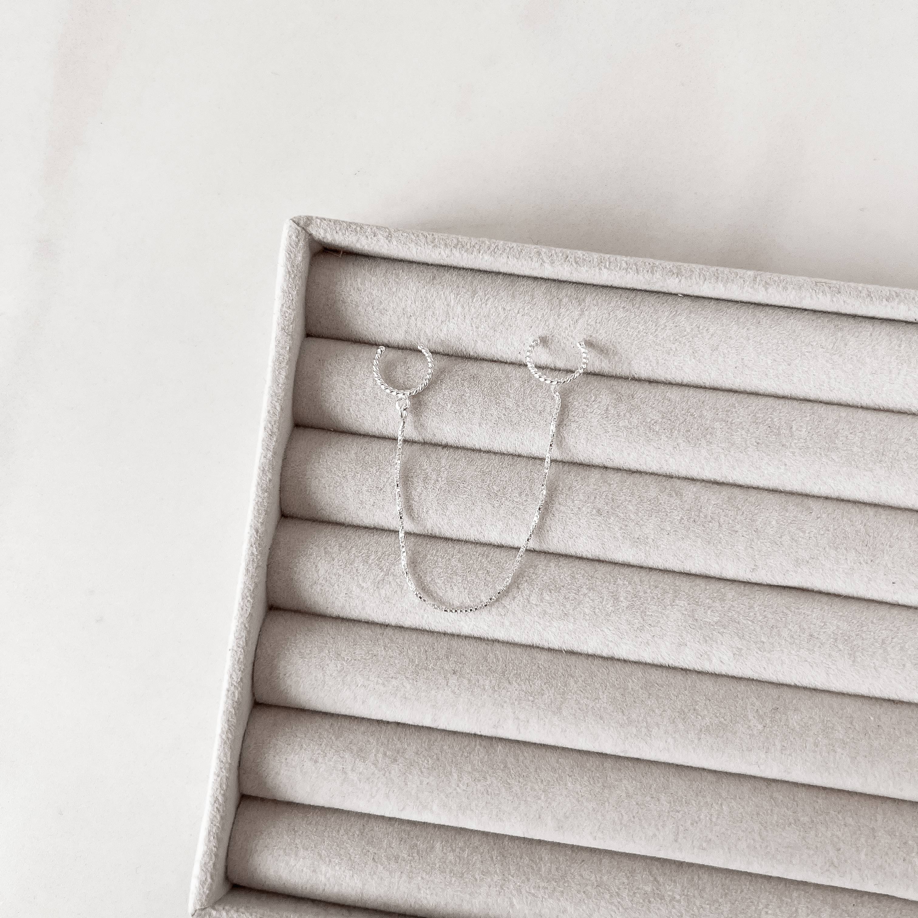 Piercing fake 2 argolas torcidas com veneziana