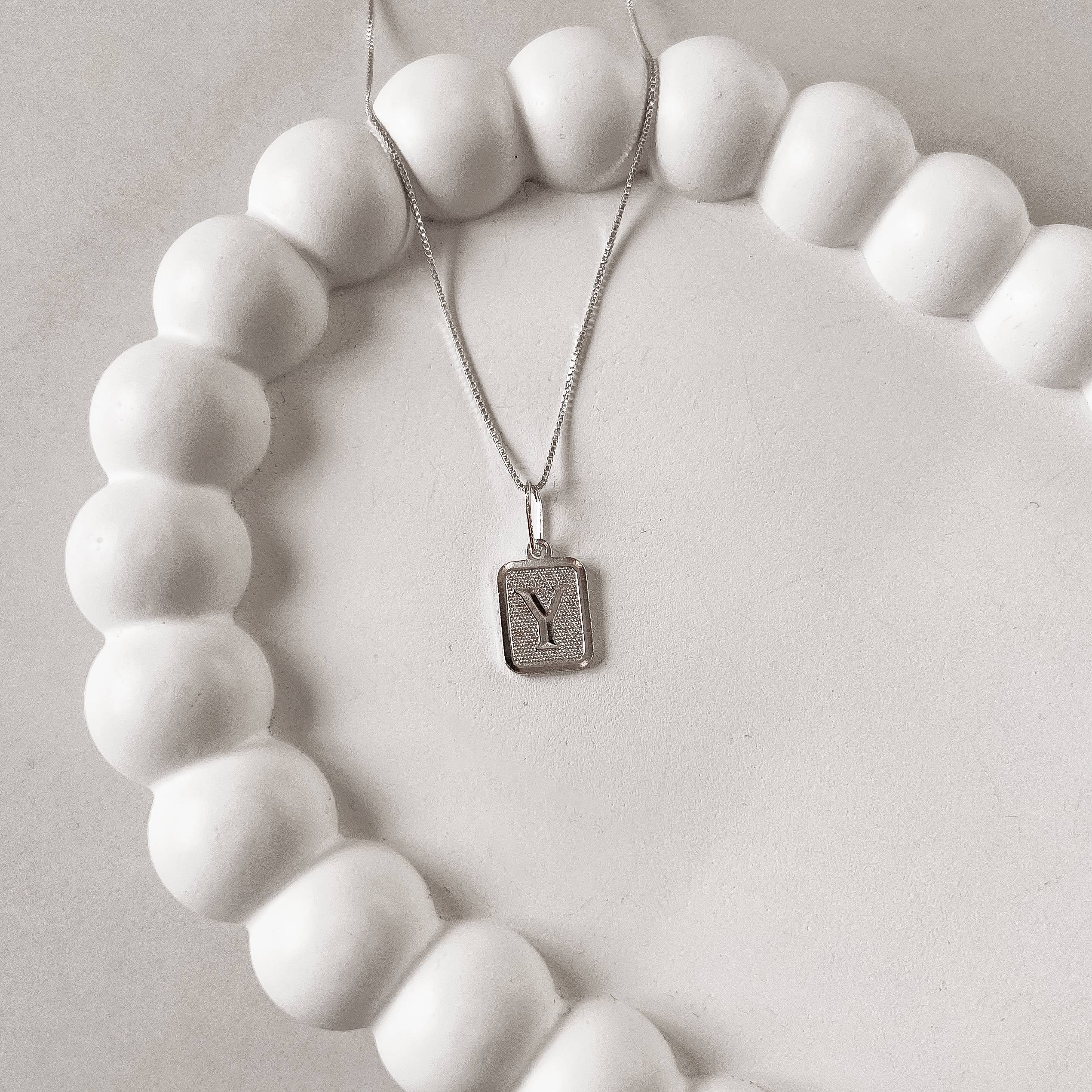 Imagem Colar pingente placa letra Y 12mm 45cm