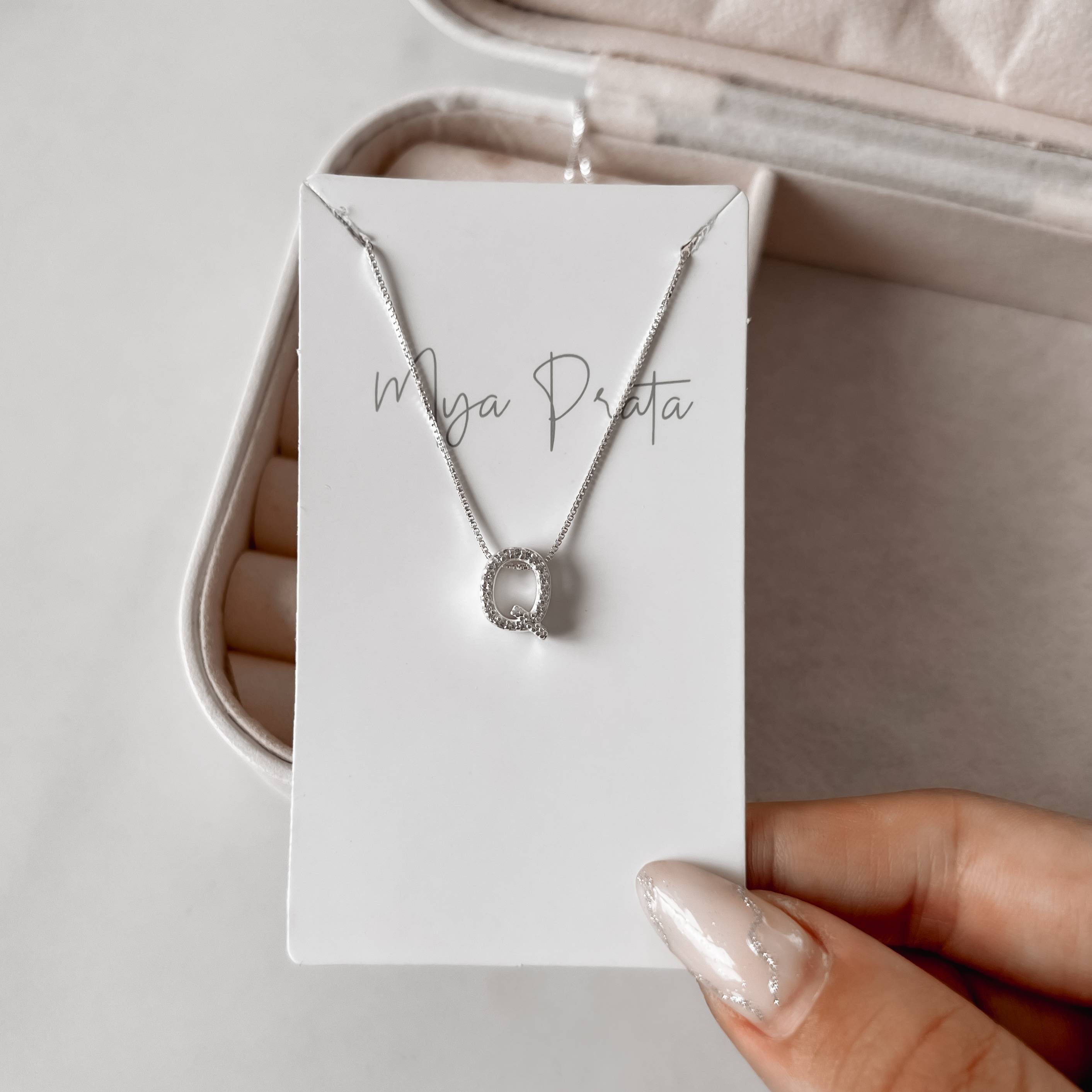 Imagem Secundária Colar letra Q cravejada 9mm 45cm