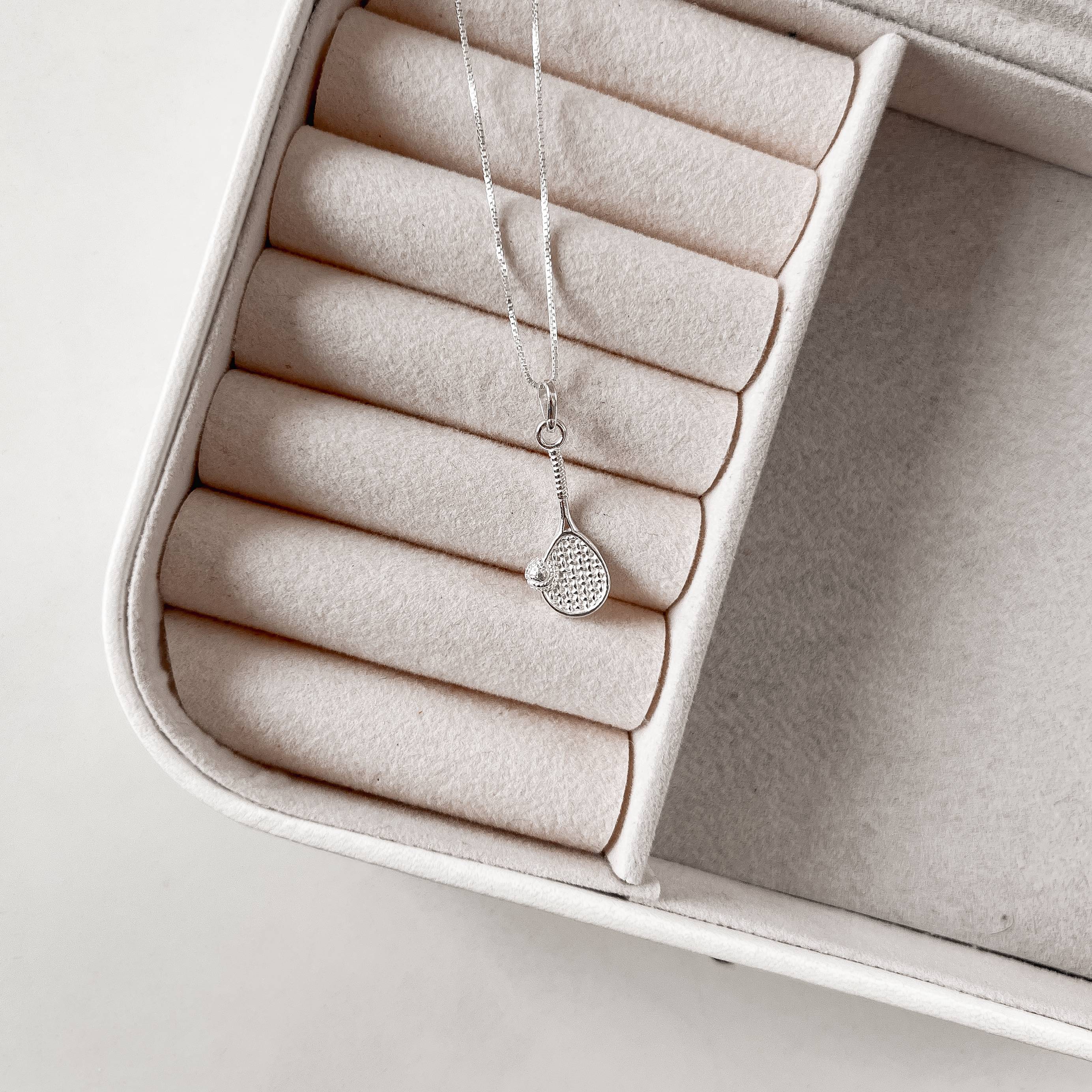 Colar pingente raquete e bola de tênis 20mm 45cm