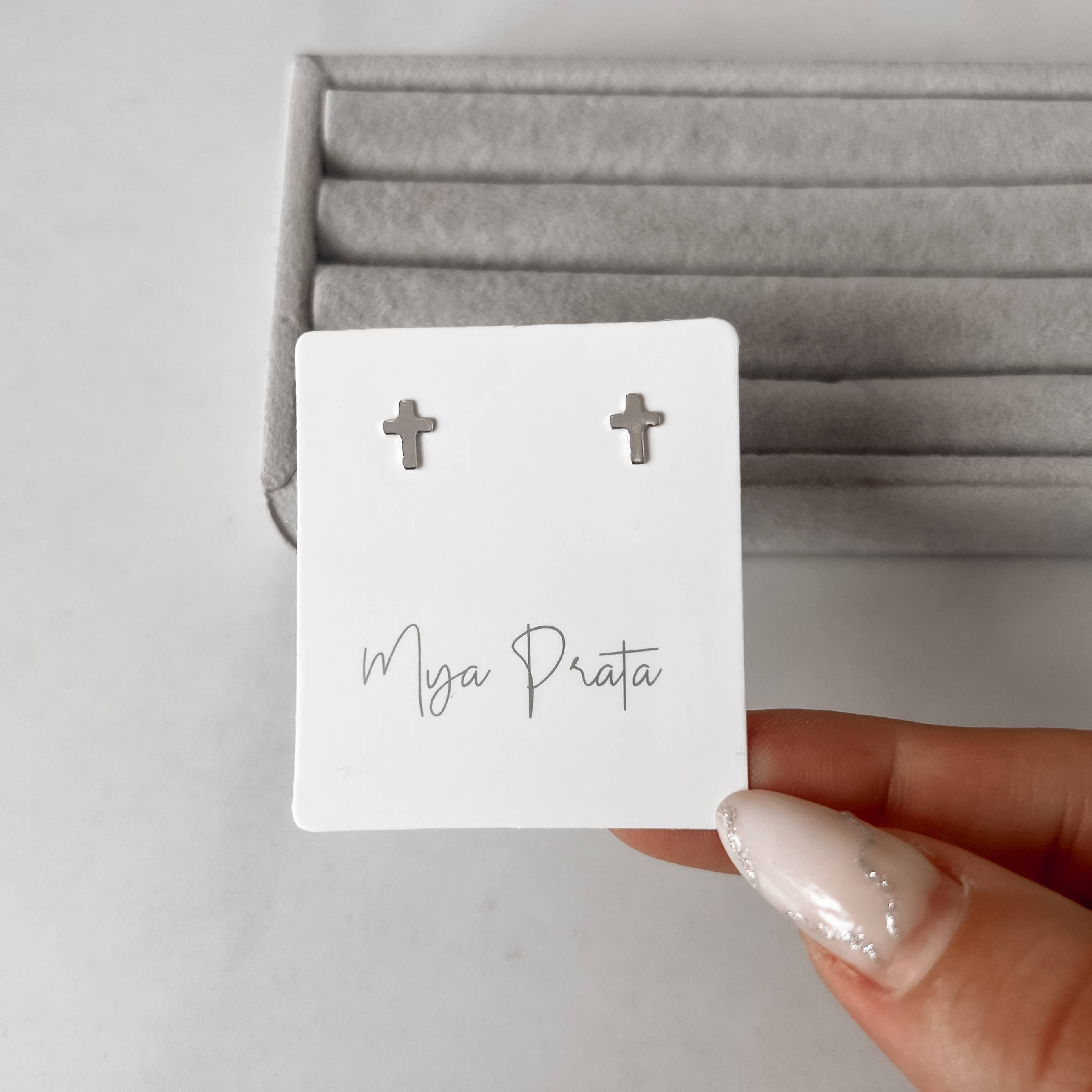 Imagem Brinco cruz lisa 7mm