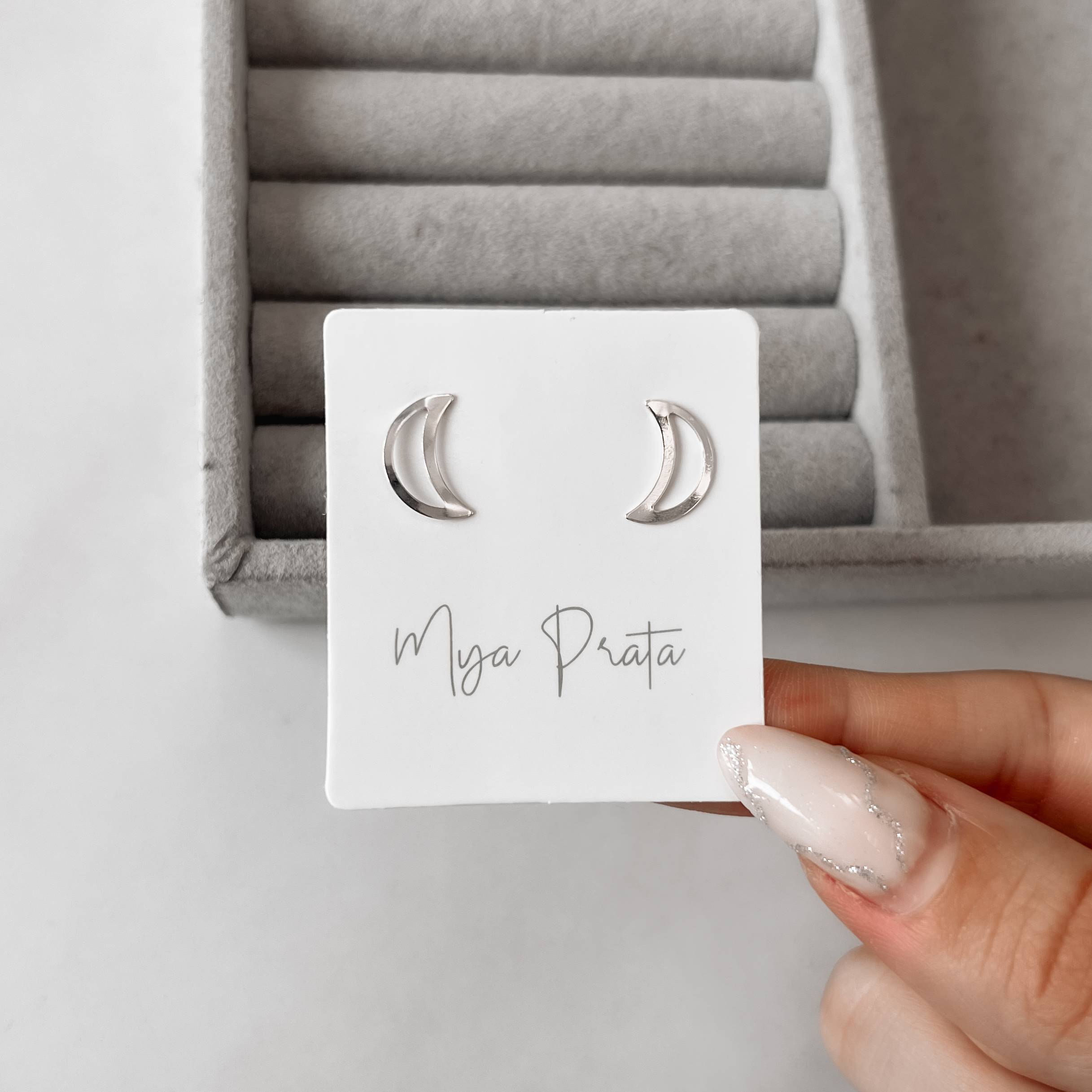 Imagem Secundária Brinco lua vazada 12mm