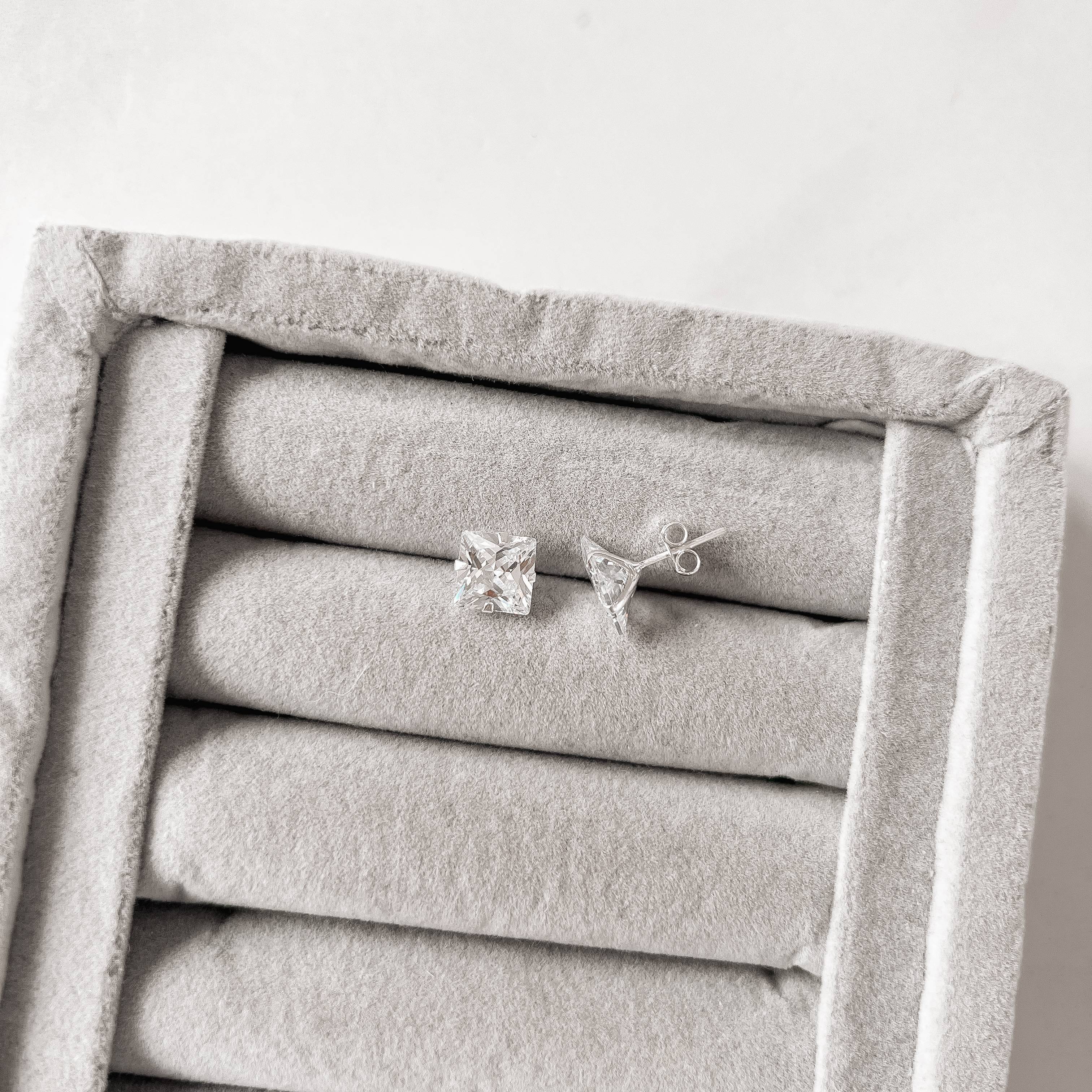 Imagem Brinco zircônia quadrada cristal 8mm