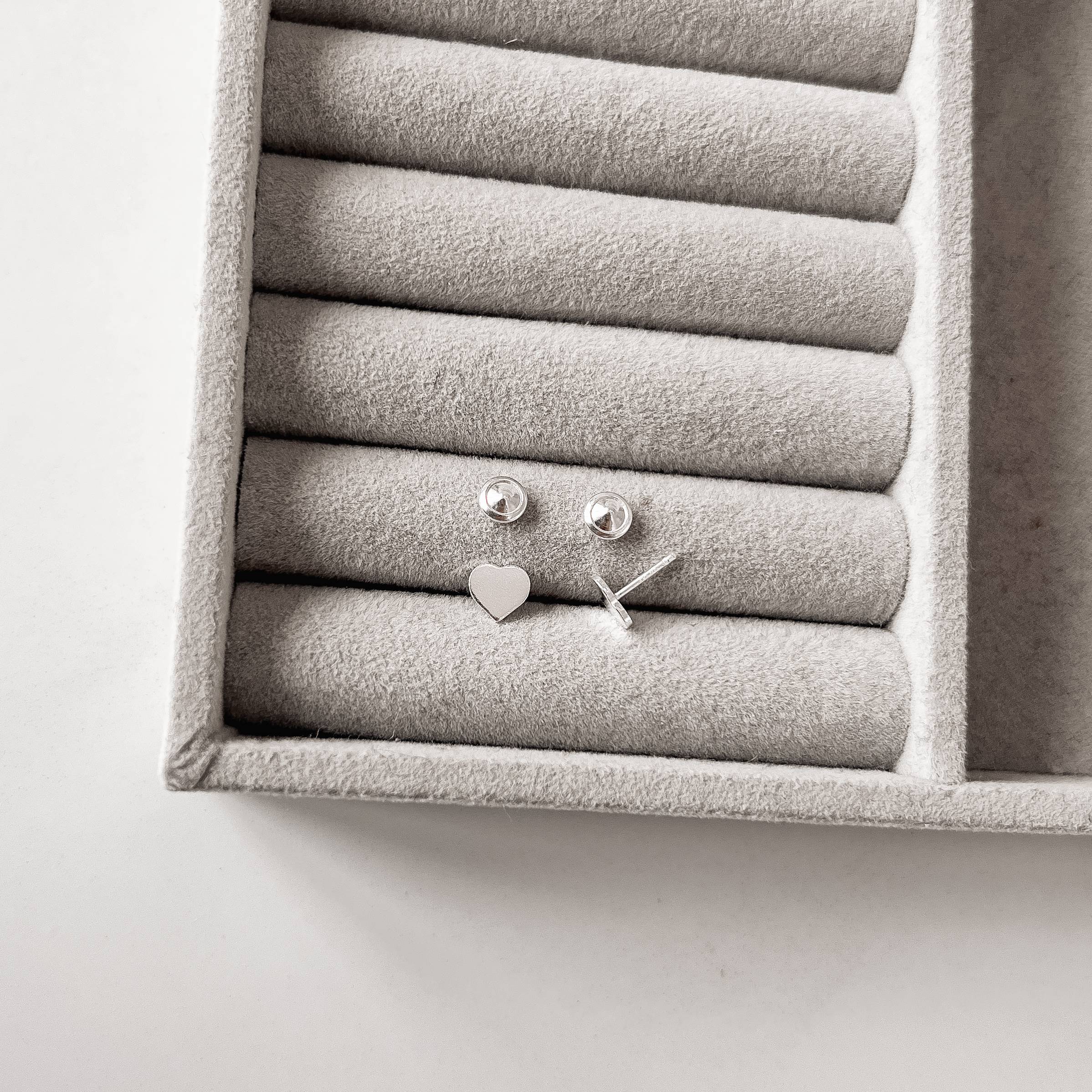 Imagem Brinco infantil coração 6mm tarraxa baby