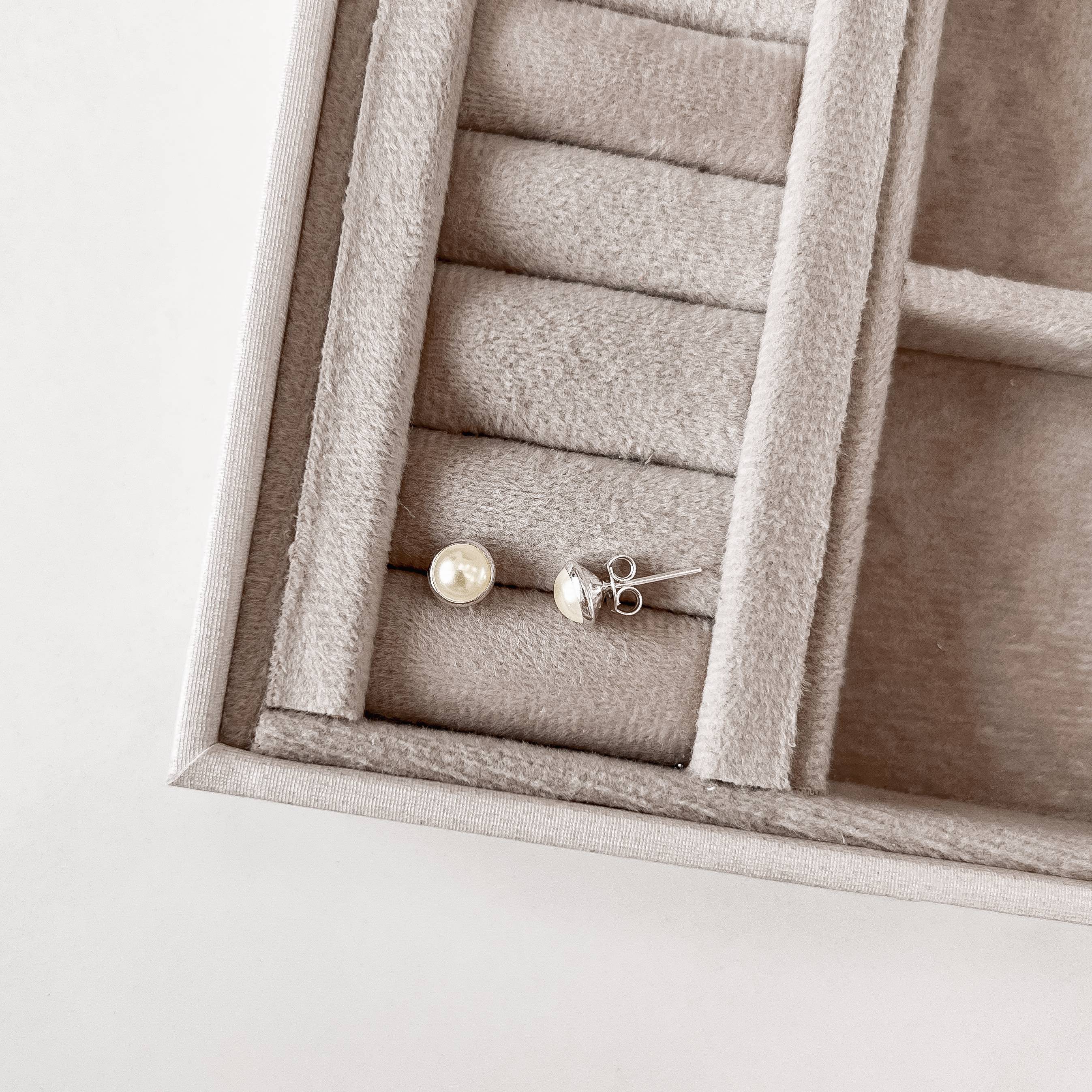 Imagem Secundária Brinco meia pérola 6mm