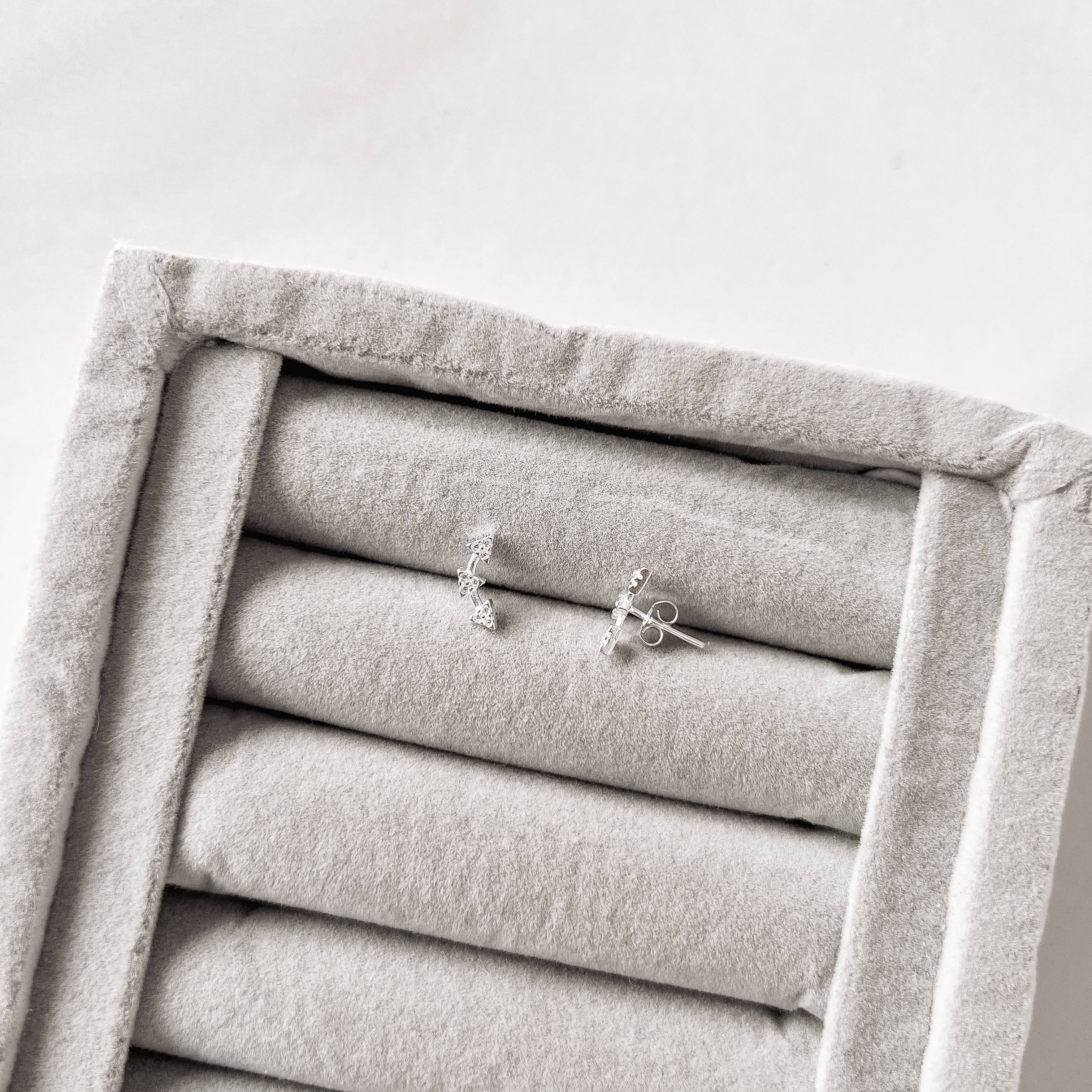 Imagem Brinco 3 triângulos cravejados 10mm