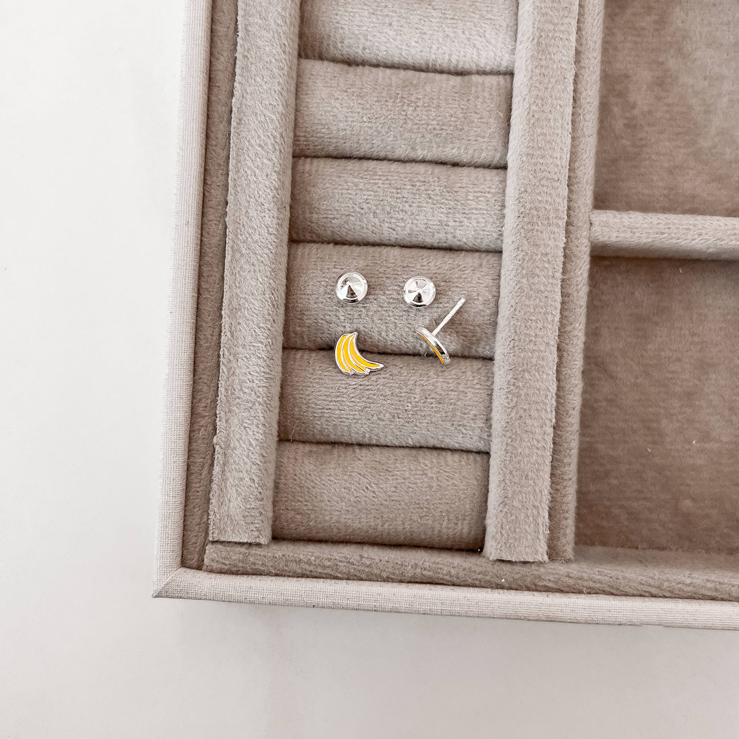 Brinco infantil bananas resina 8mm tarraxa baby