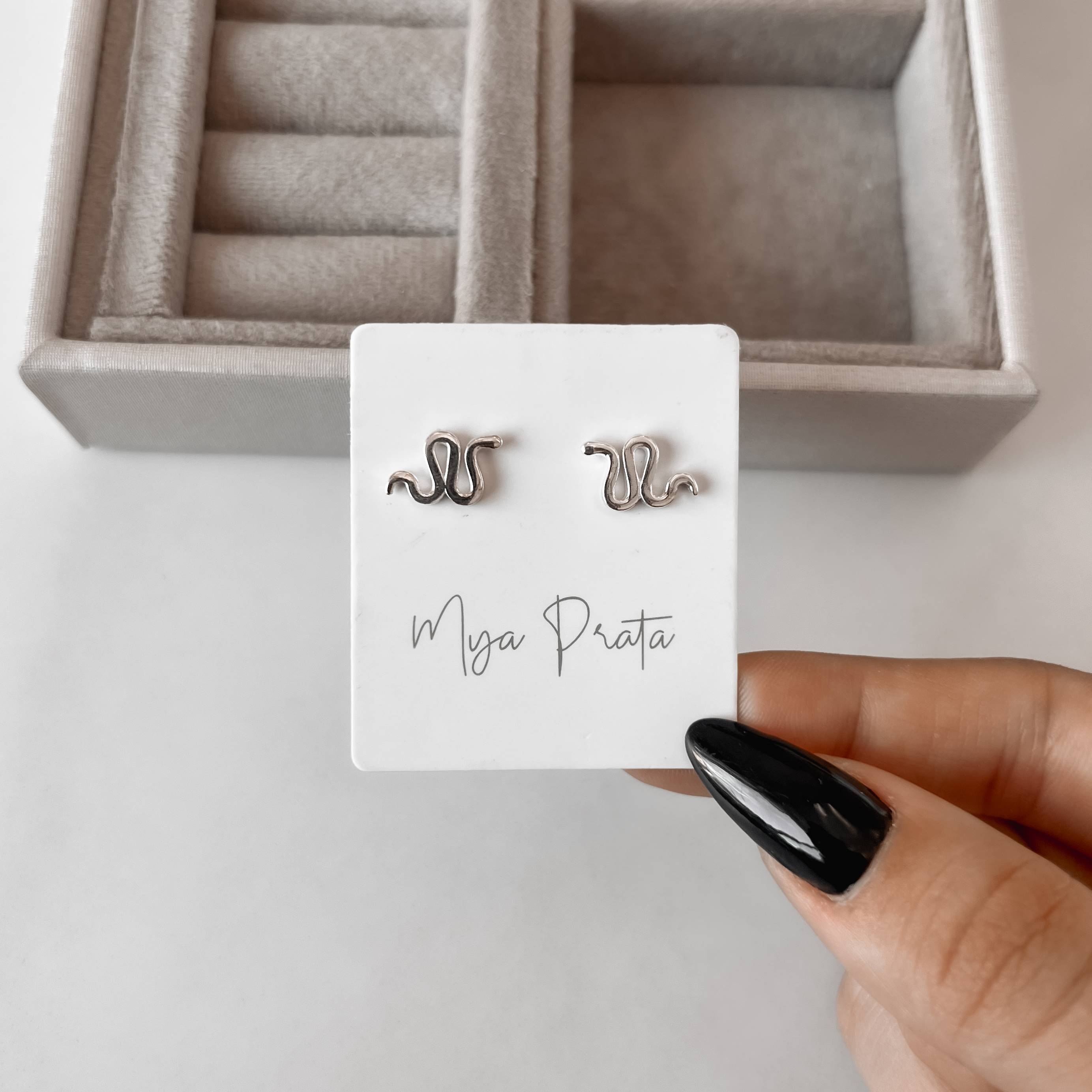 Imagem Secundária Brinco cobra de lado 13mm