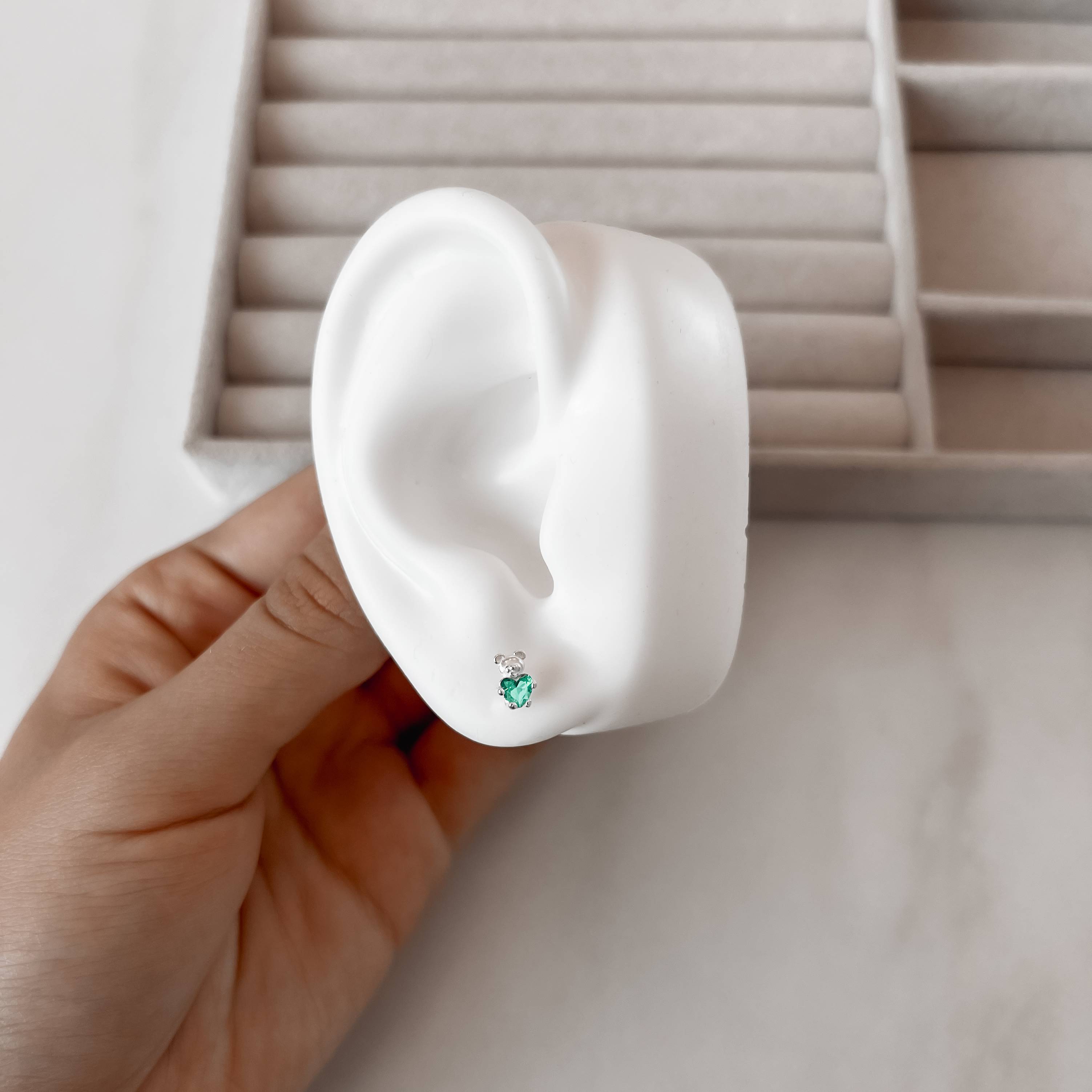 Imagem Brinco infantil urso com zircônia coração acqua 7mm tarraxa baby