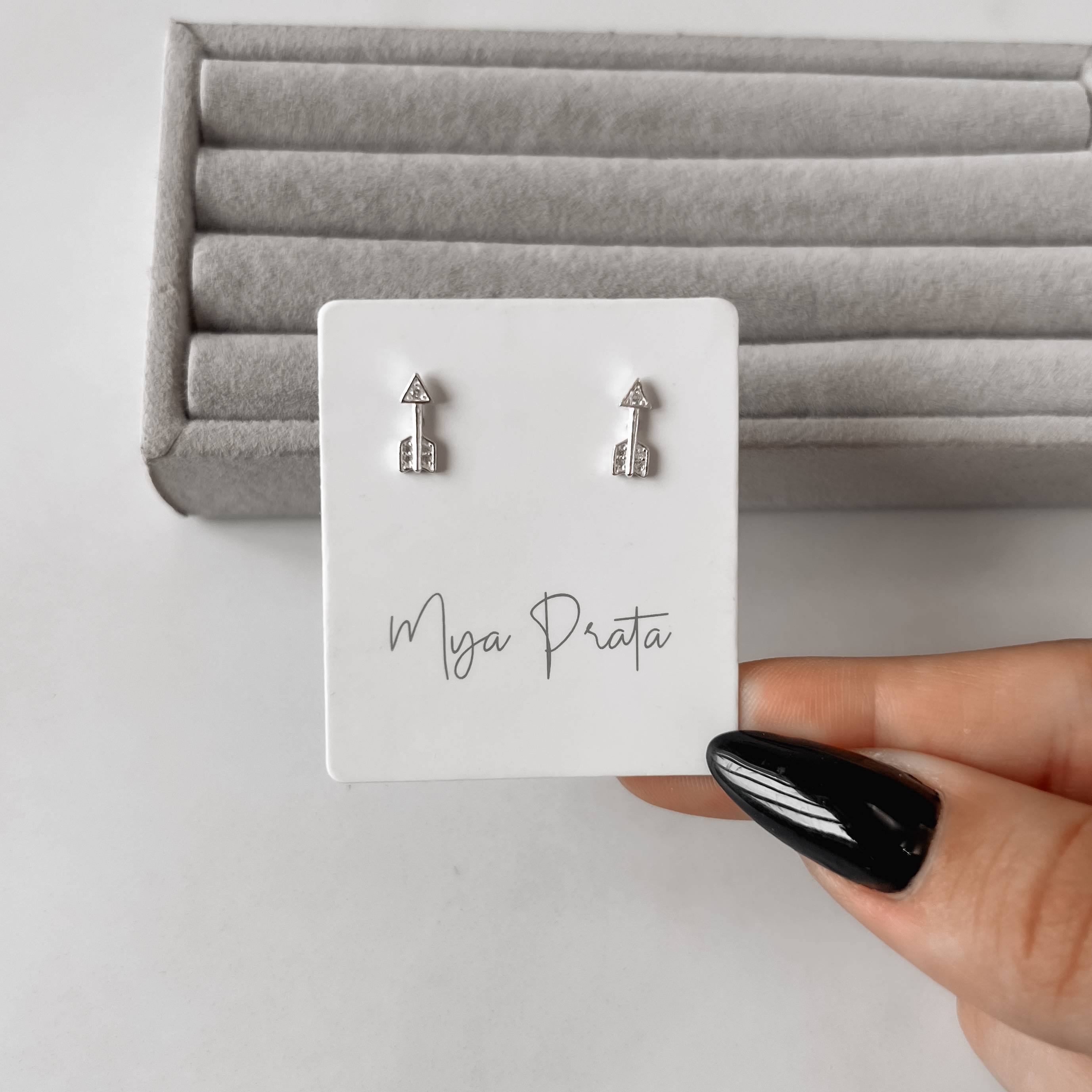 Imagem Secundária Brinco flecha cravejada 9mm