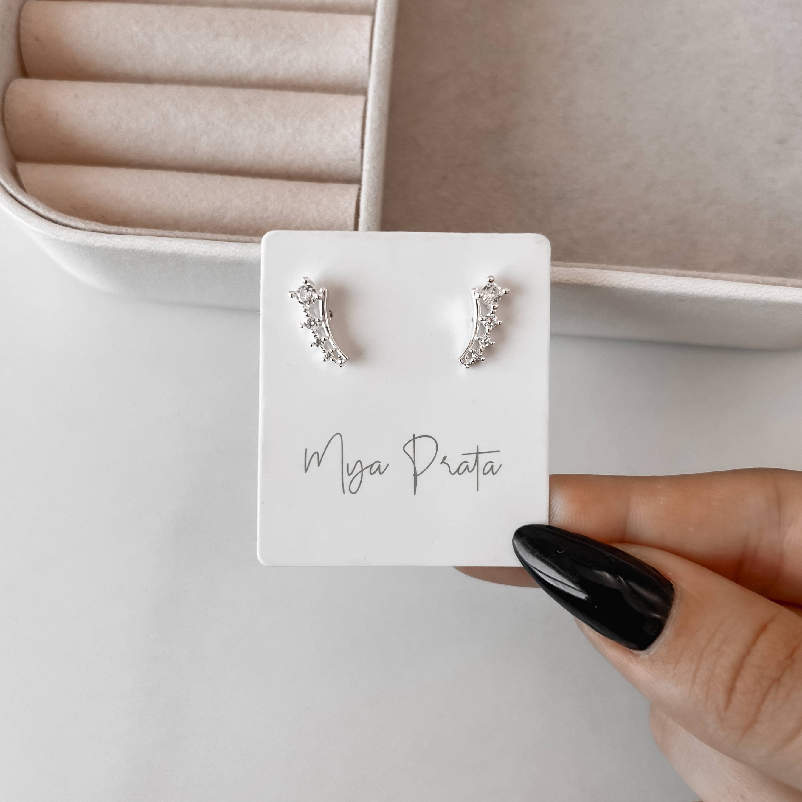 Imagem Secundária Brinco curva lisa e cravejada 13mm