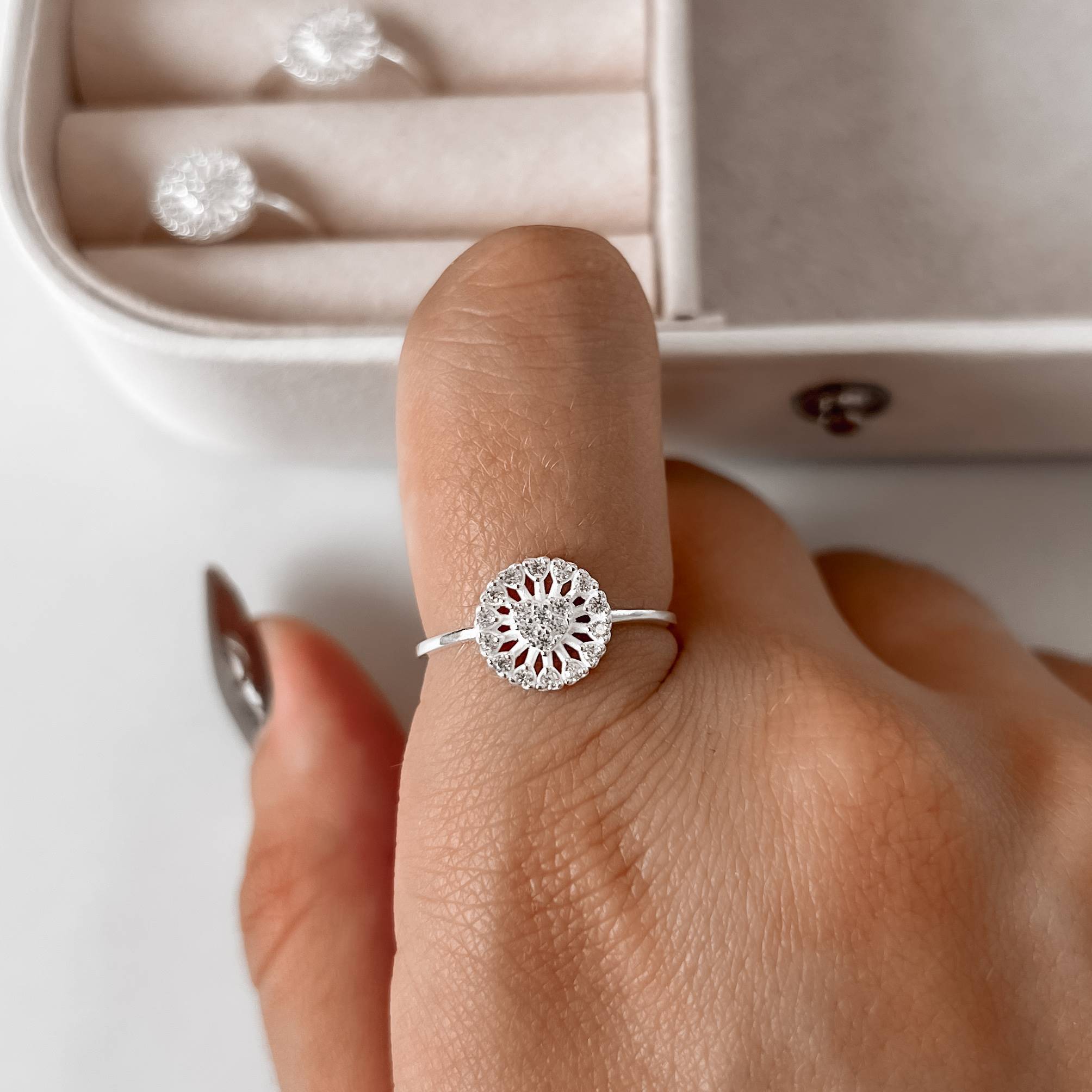 Imagem Anel medalha coração cravejado