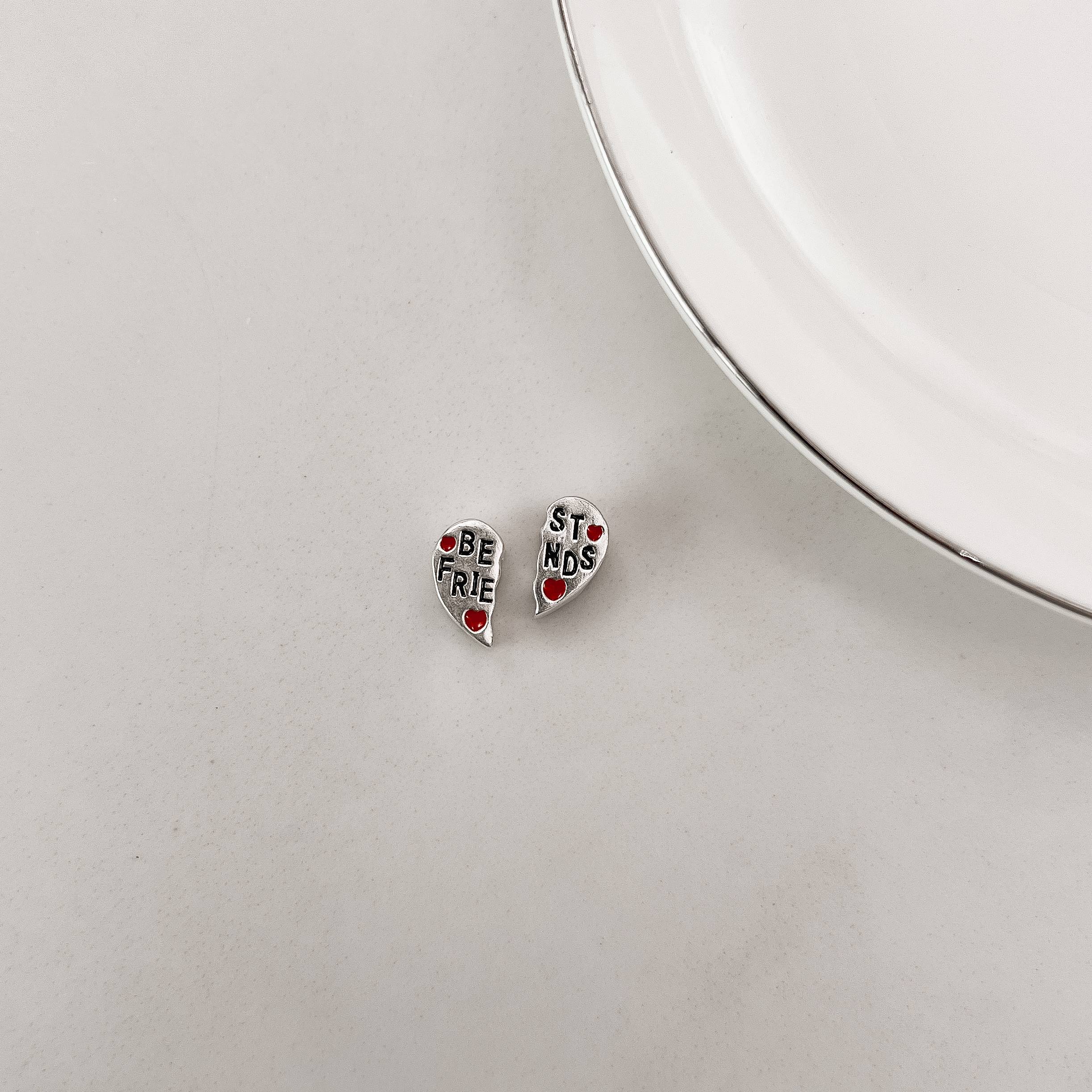 Berloque separador coração best friends resina