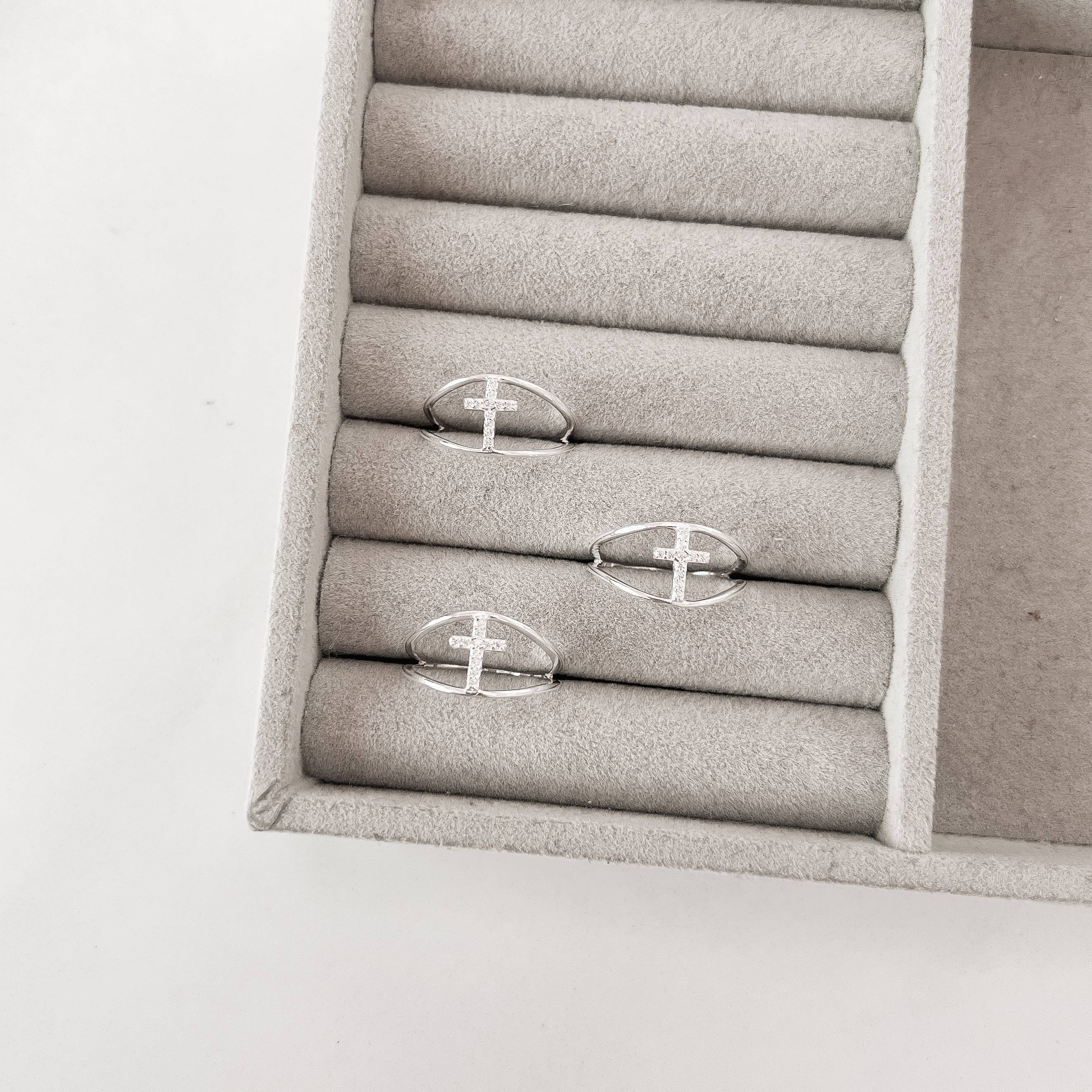 Imagem Anel 2 fios com cruz cravejada