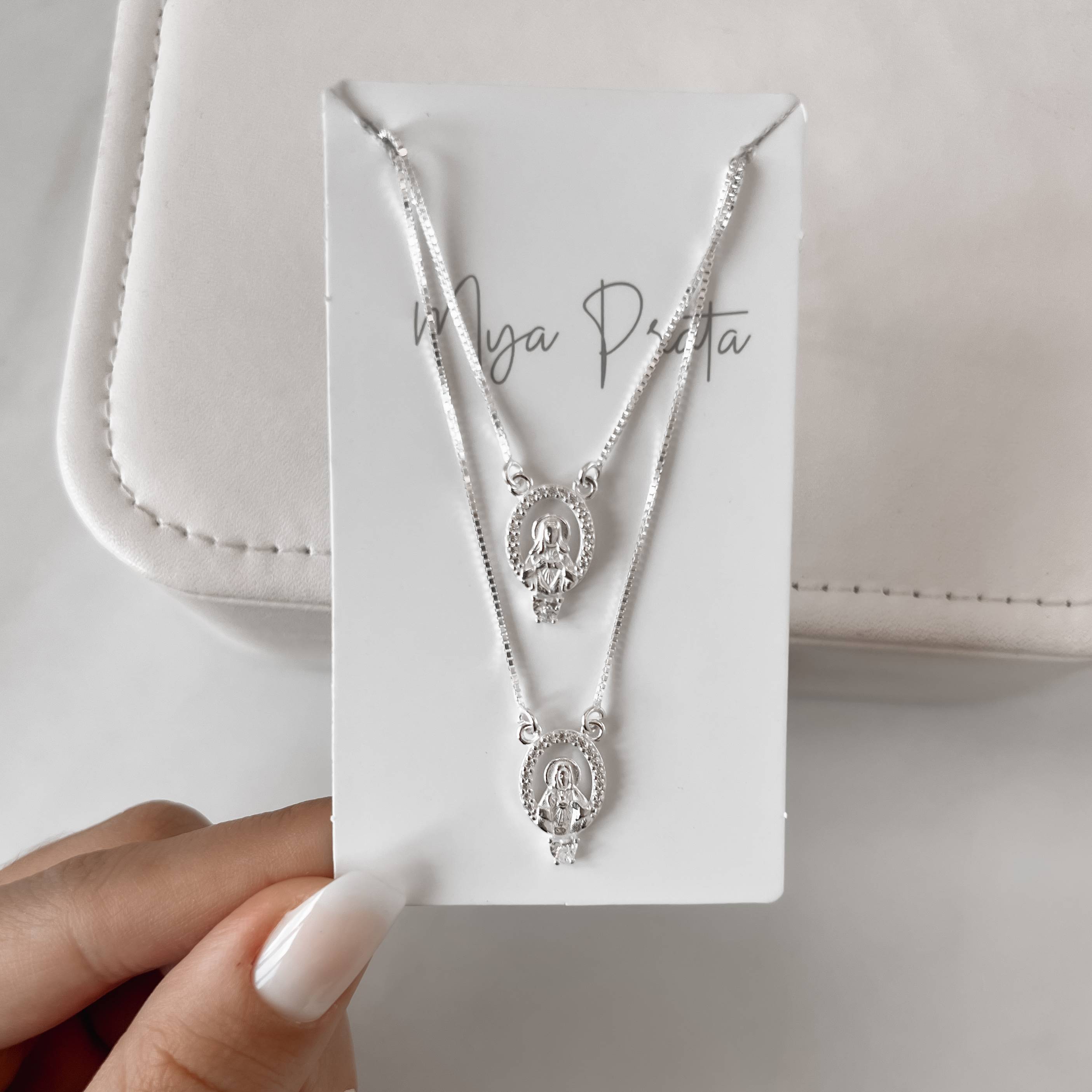 Escapulário Sagrado Coração vazado cravejado detalhe zircônia coração v15 60cm