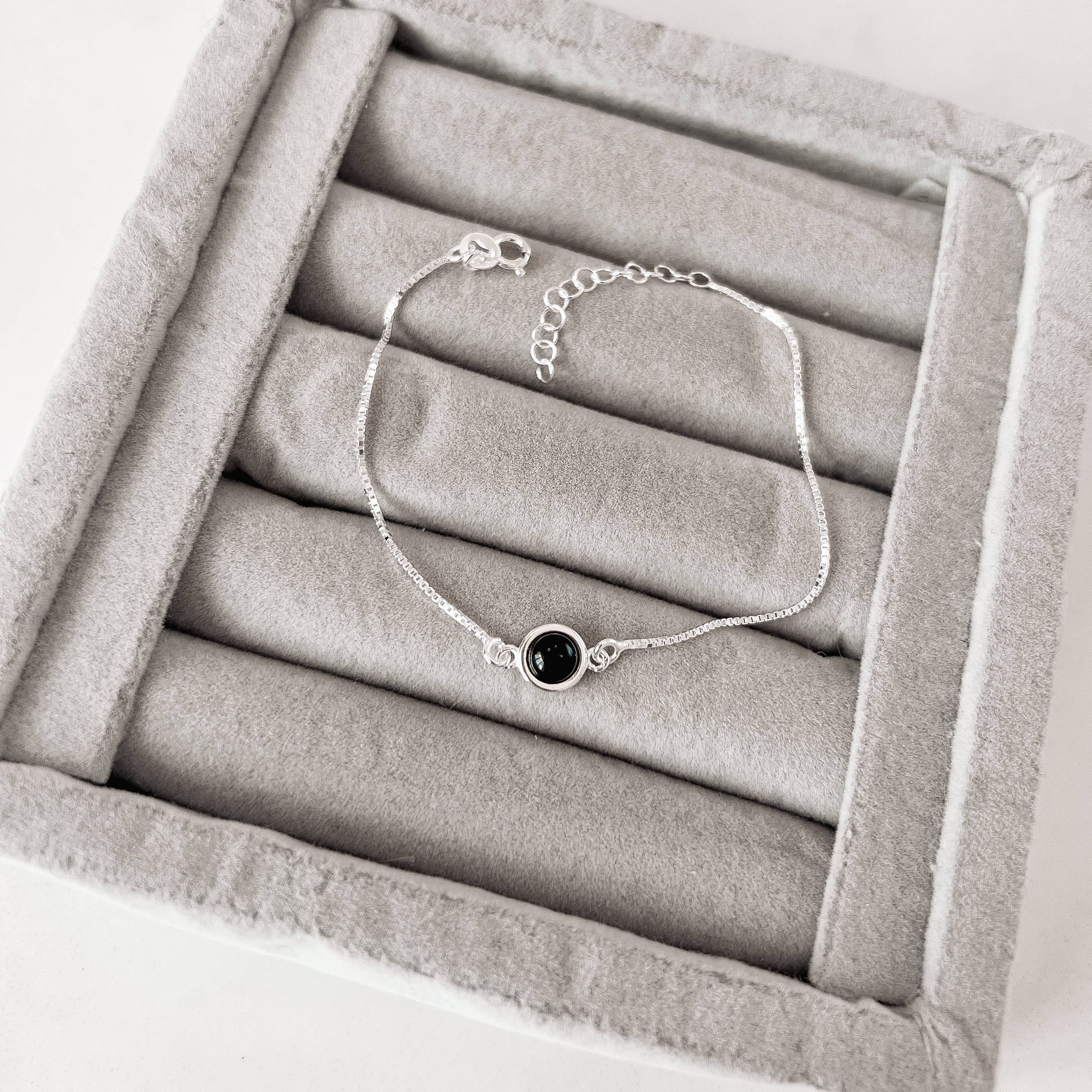 Pulseira entremeio pedra ônix 7mm v15 16cm com alongadora