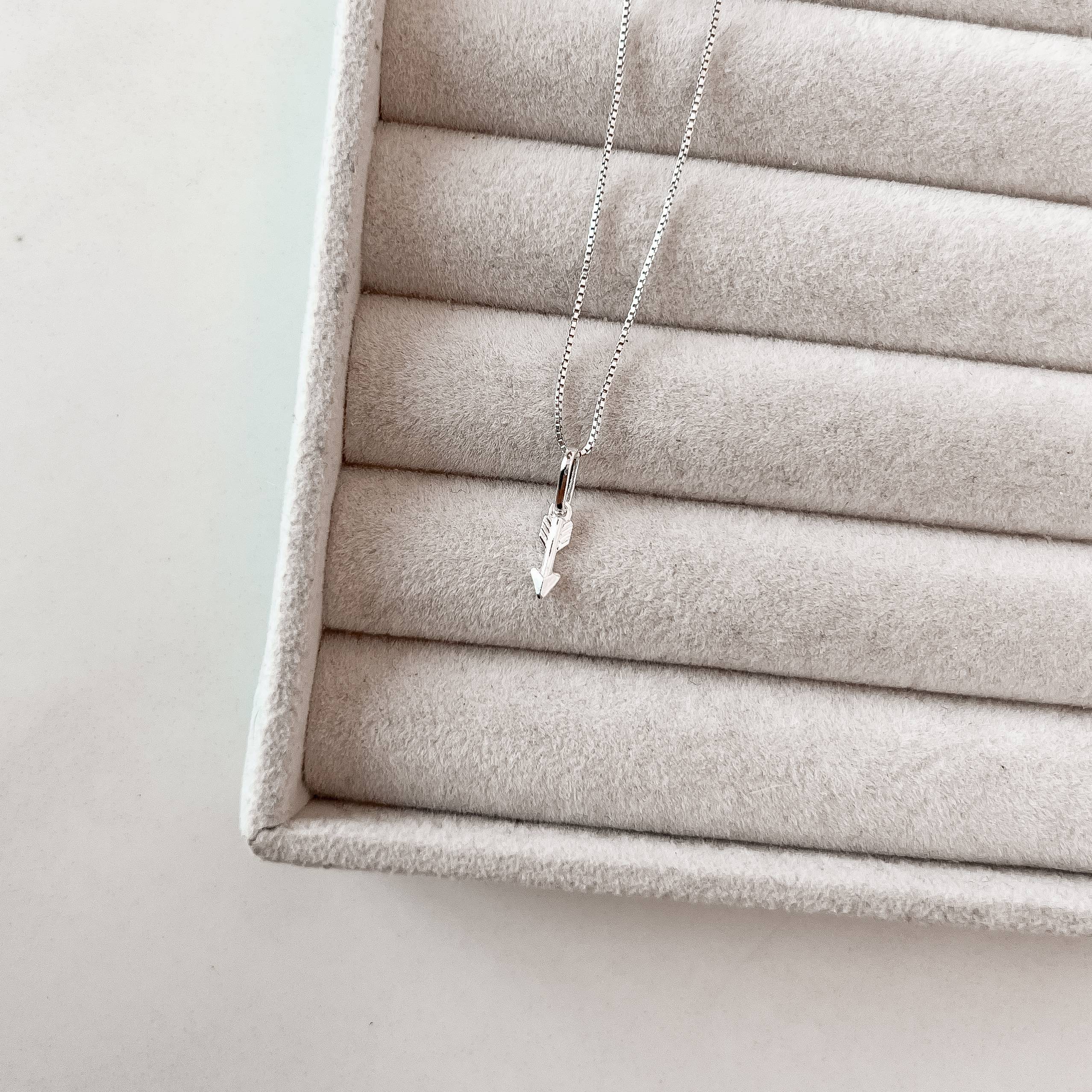 Imagem Colar pingente flecha 10mm 40cm