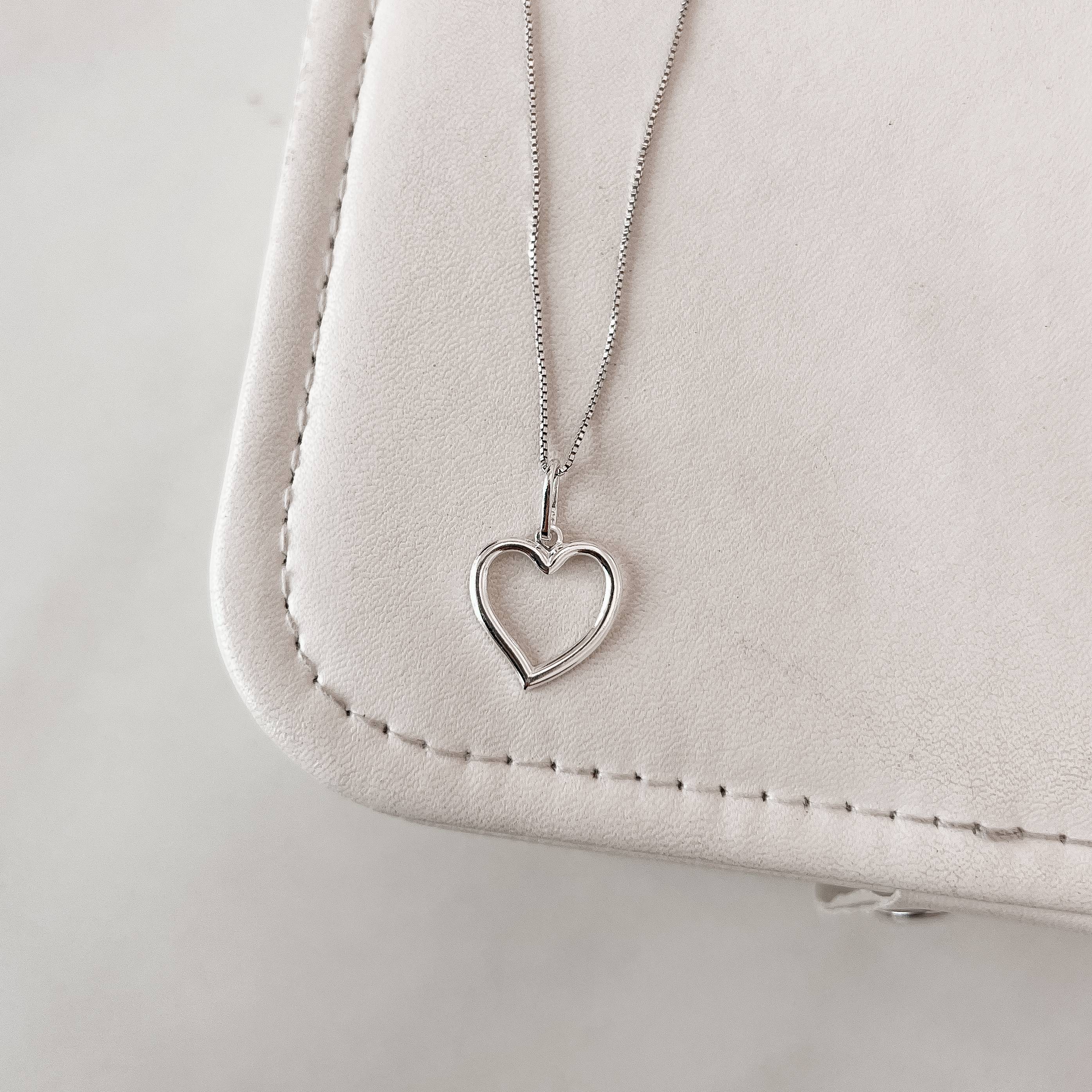 Imagem Secundária Colar pingente coração vazado direito 15mm 45cm