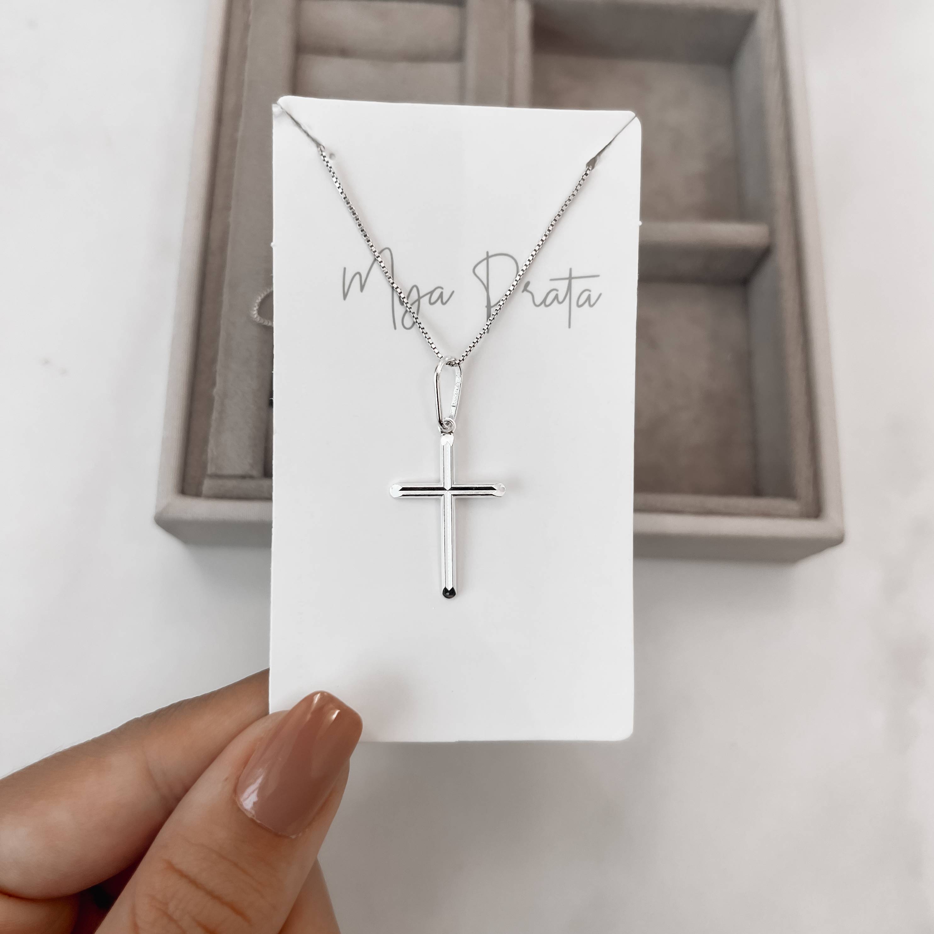 Imagem Colar pingente cruz desenhada 25mm 45cm