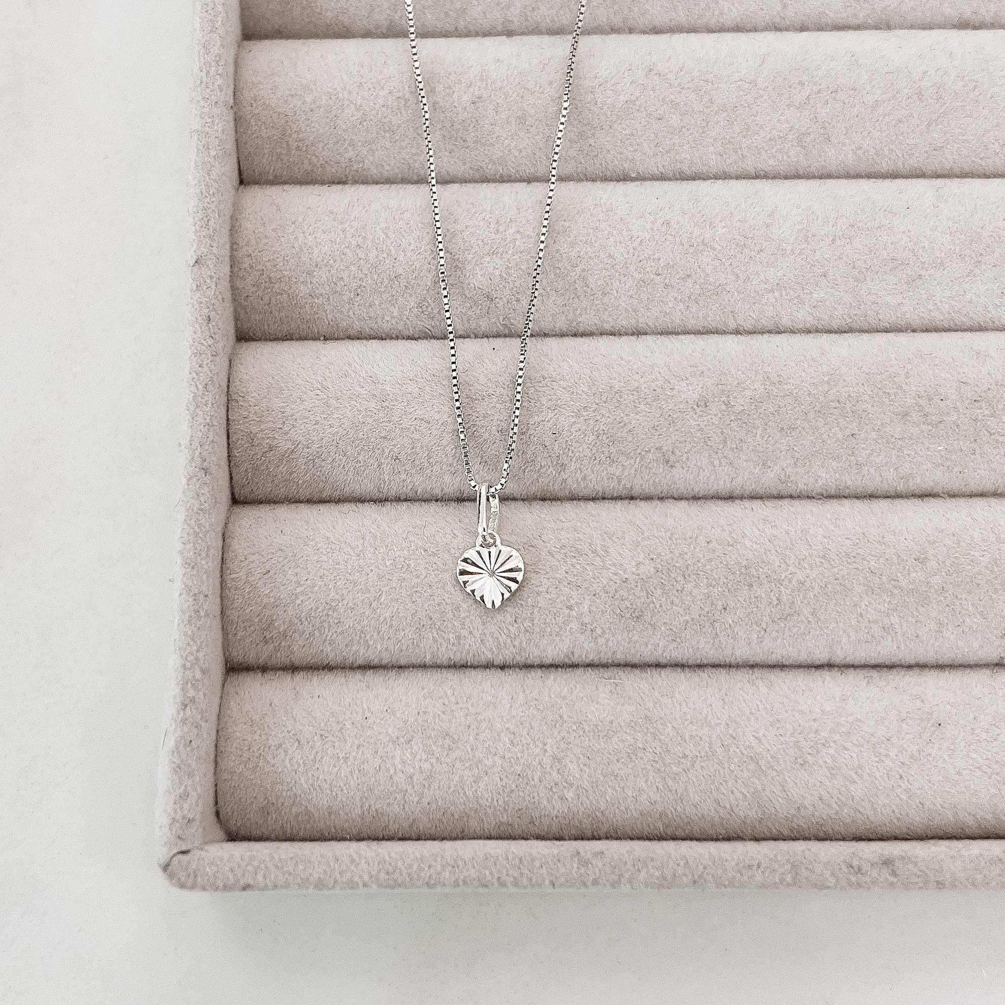 Imagem Secundária Colar pingente coração com vinco 7mm 40cm