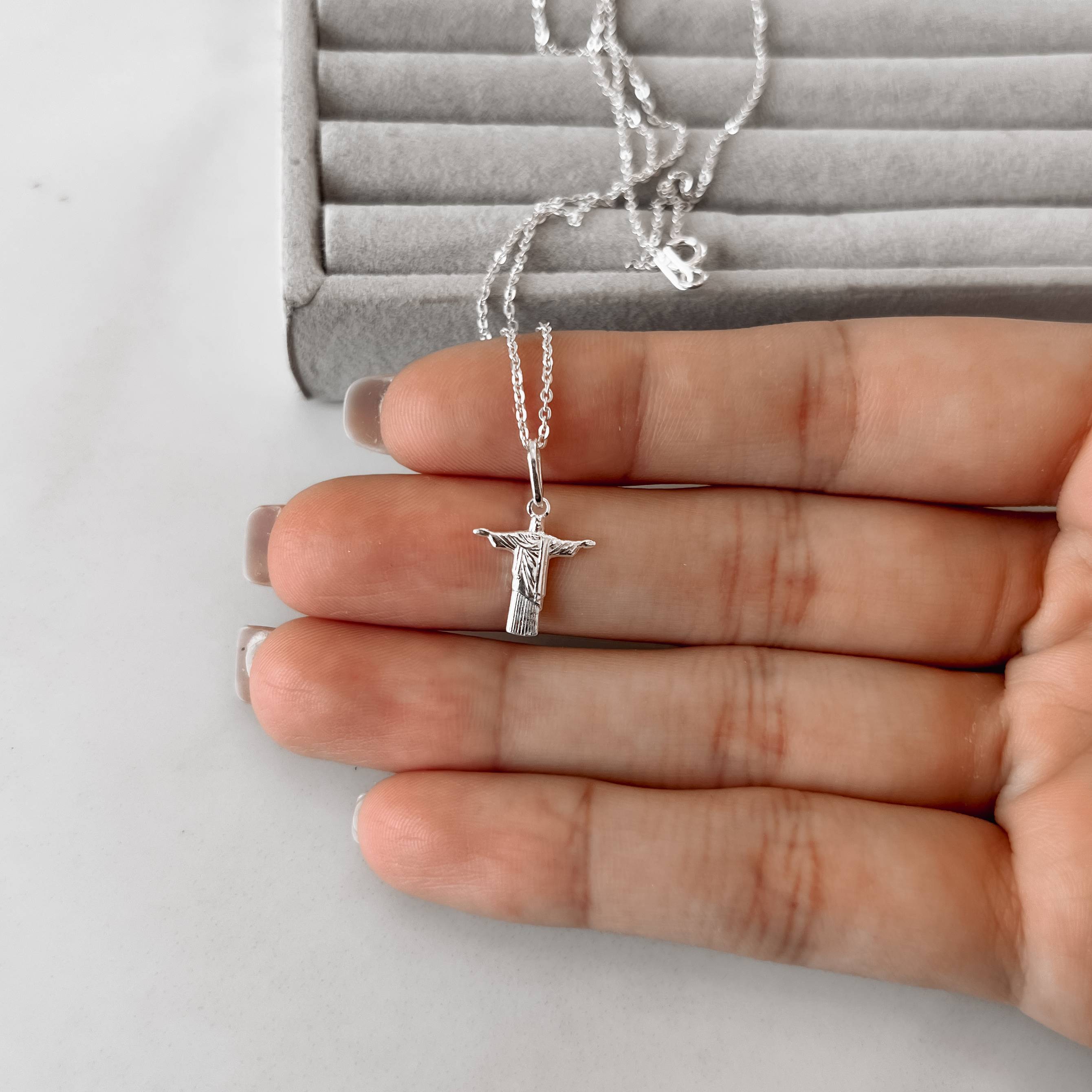 Imagem Secundária Colar pingente Cristo 12mm corrente cadeadinho 45cm