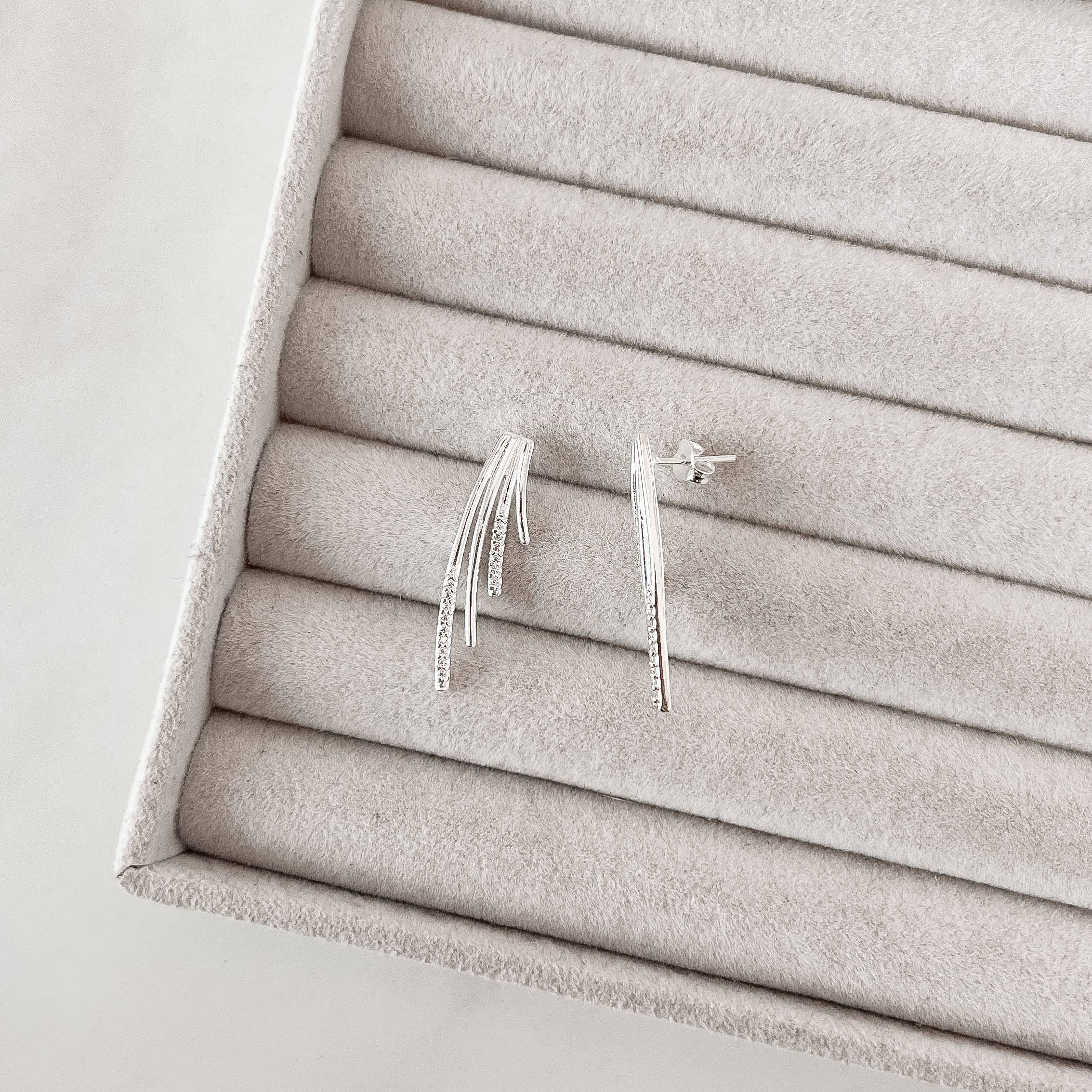 Imagem Brinco bastões liso e cravejado 30mm