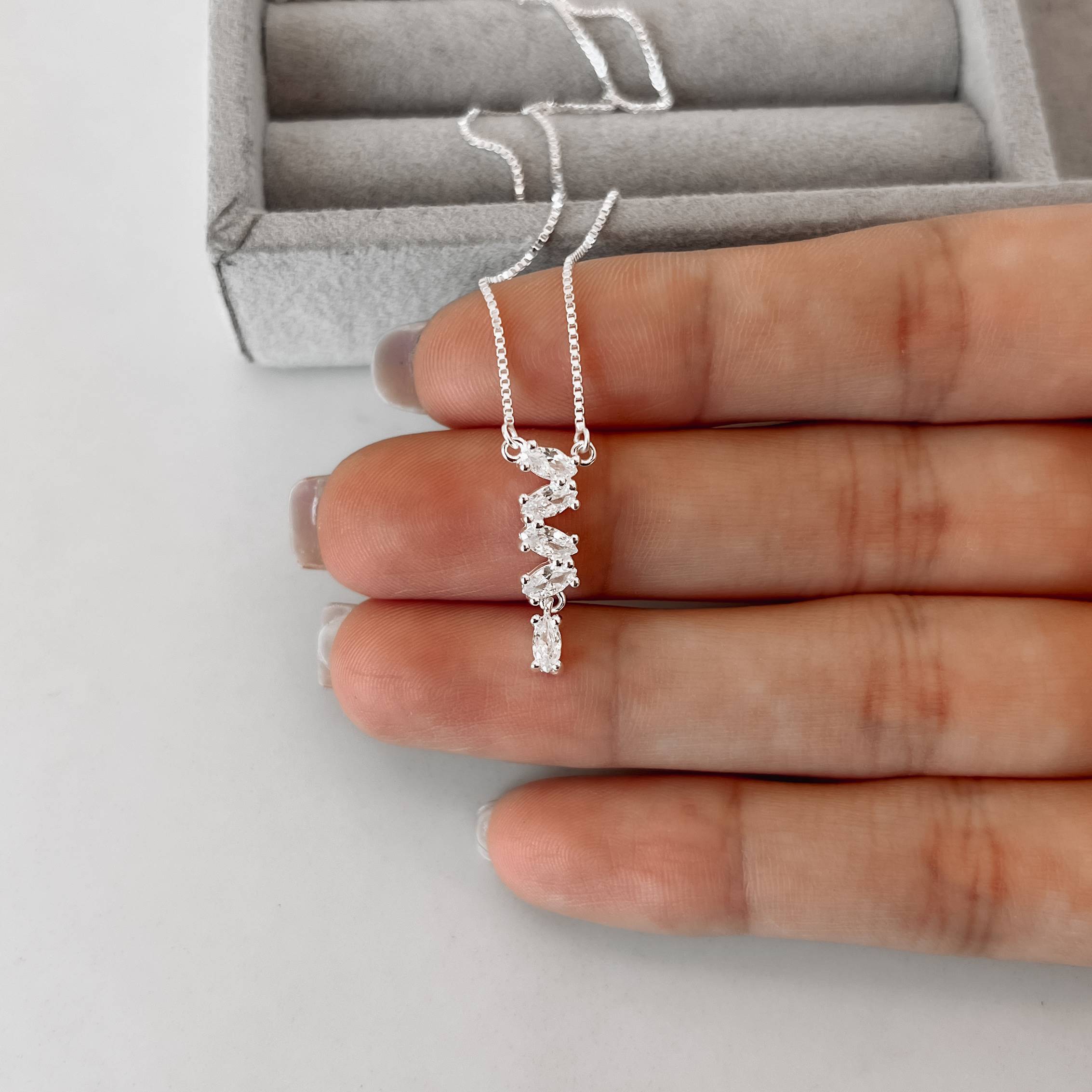 Imagem Colar entremeio zircônias navete cristal 21mm v15 40+5cm