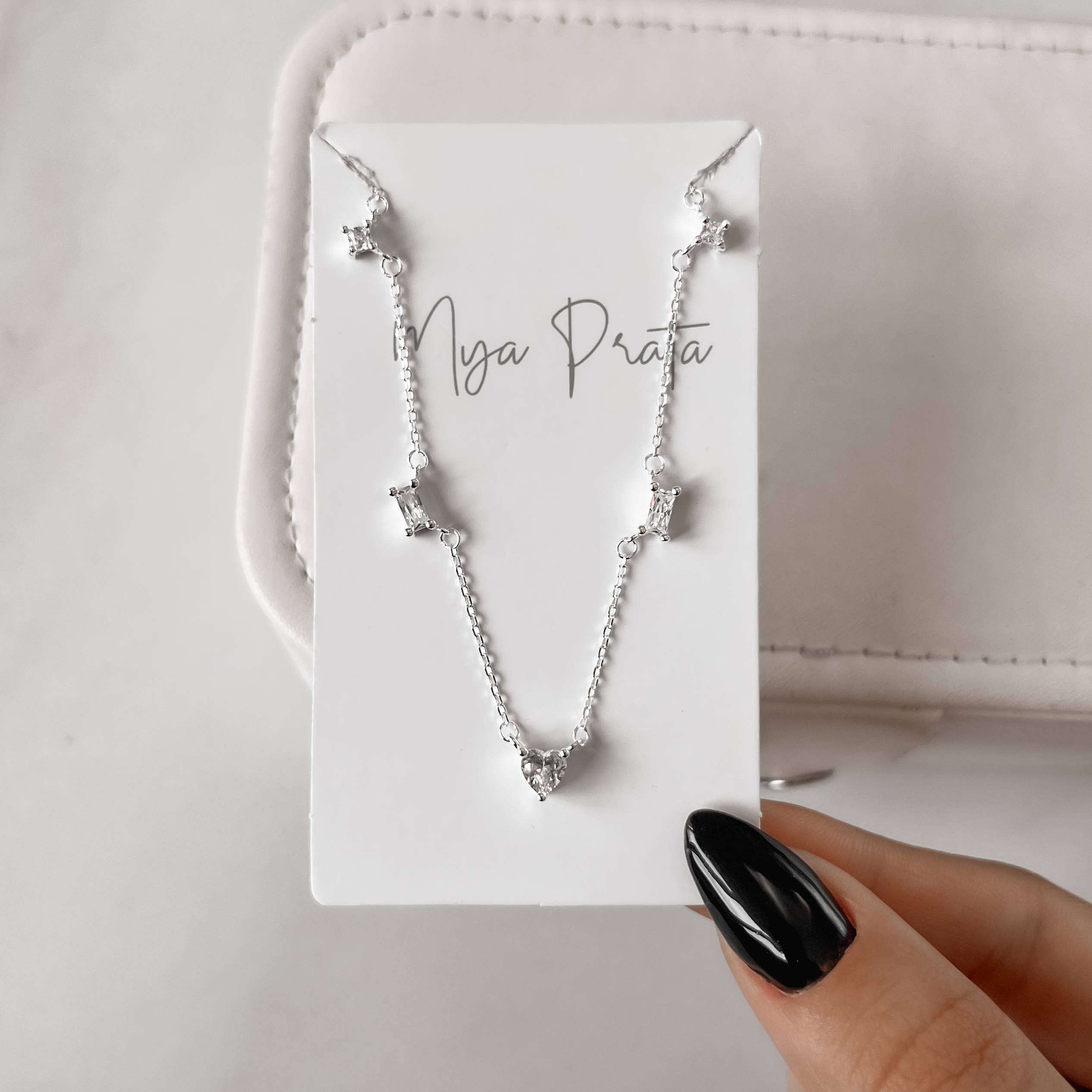 Imagem Secundária Colar entremeios zircônias quadrada, retangular e coração 40+5cm