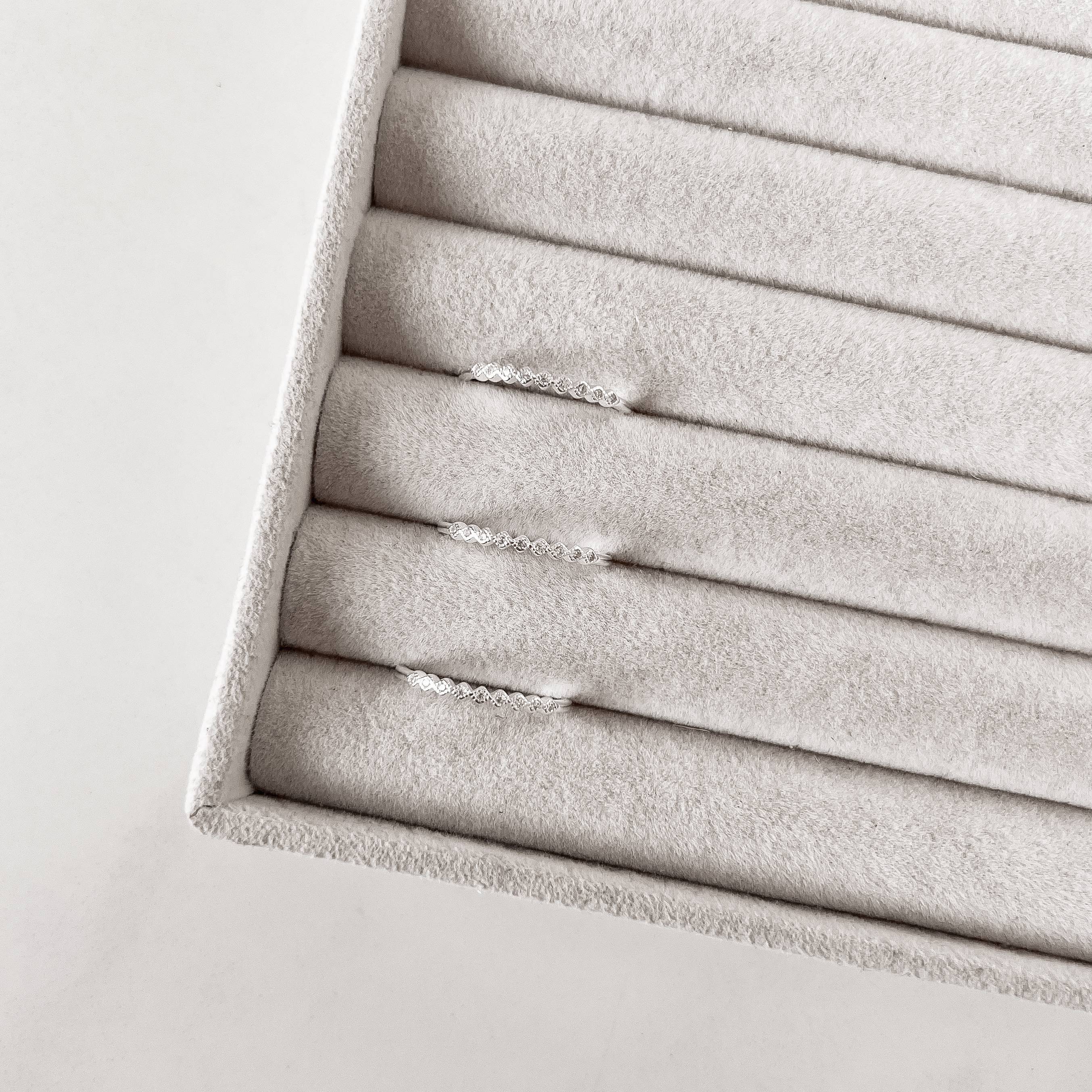 Imagem Anel mini losangos cravejados