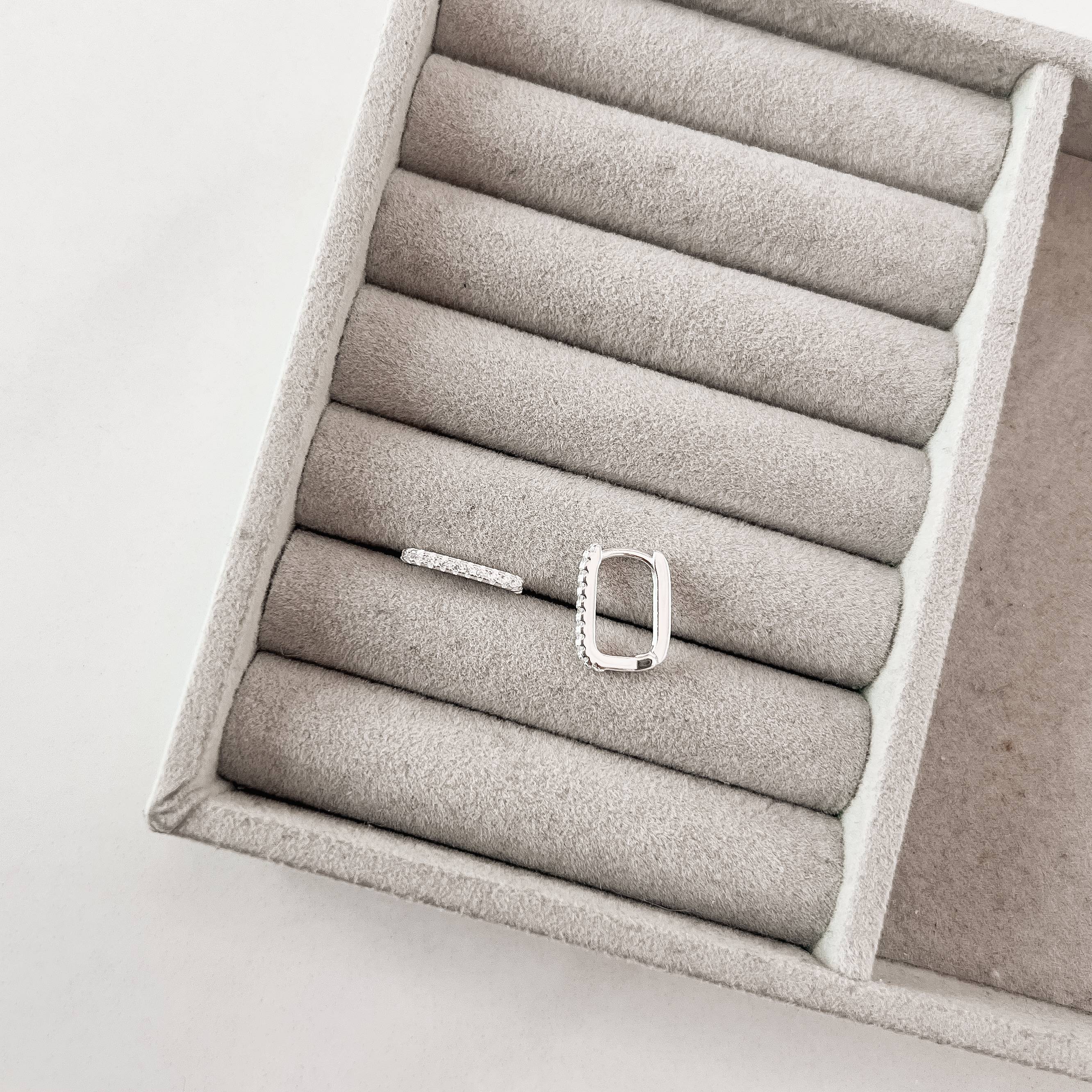 Imagem Secundária Argola click retangular cravejada 14mm