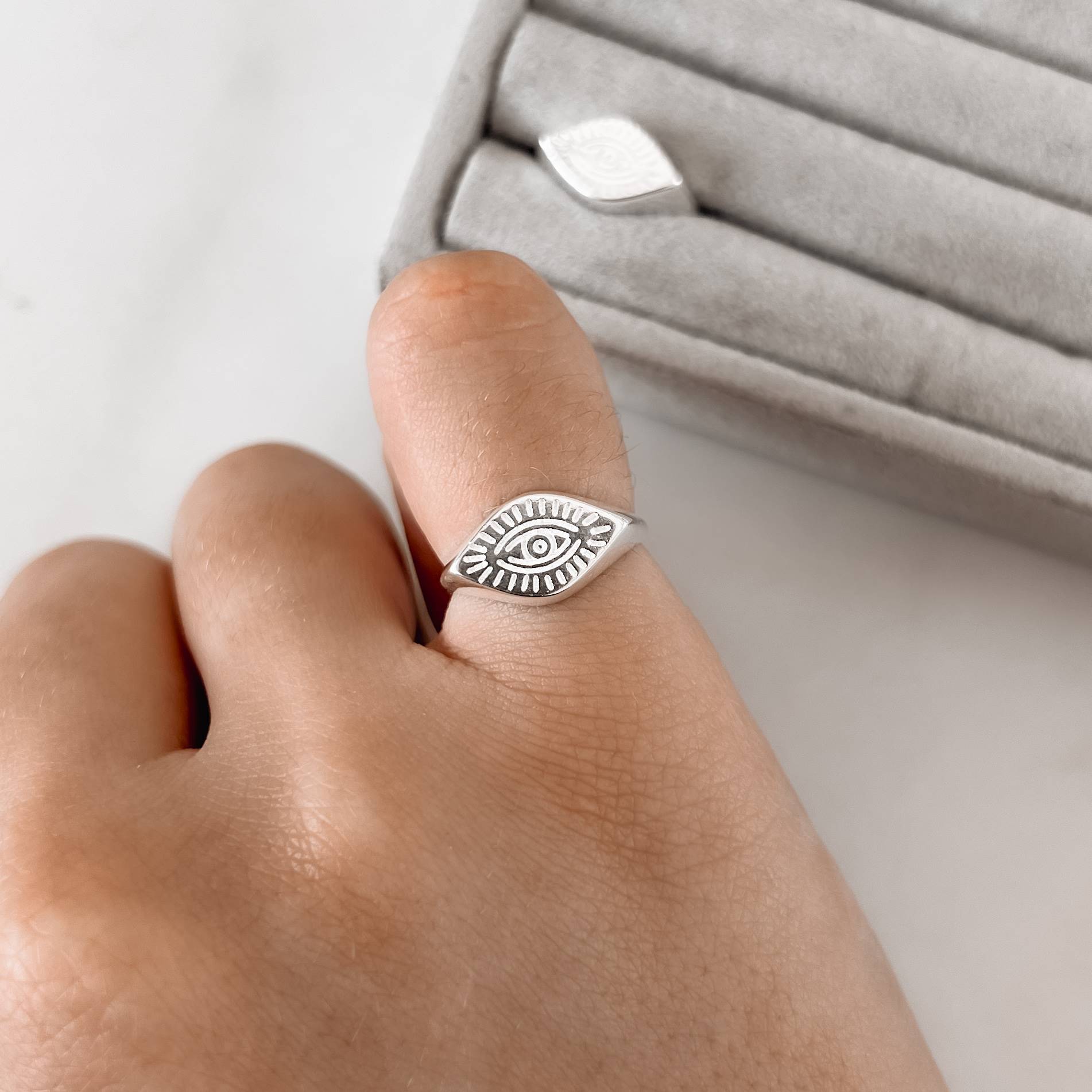 Imagem Anel olho grego navete desenhado dedinho