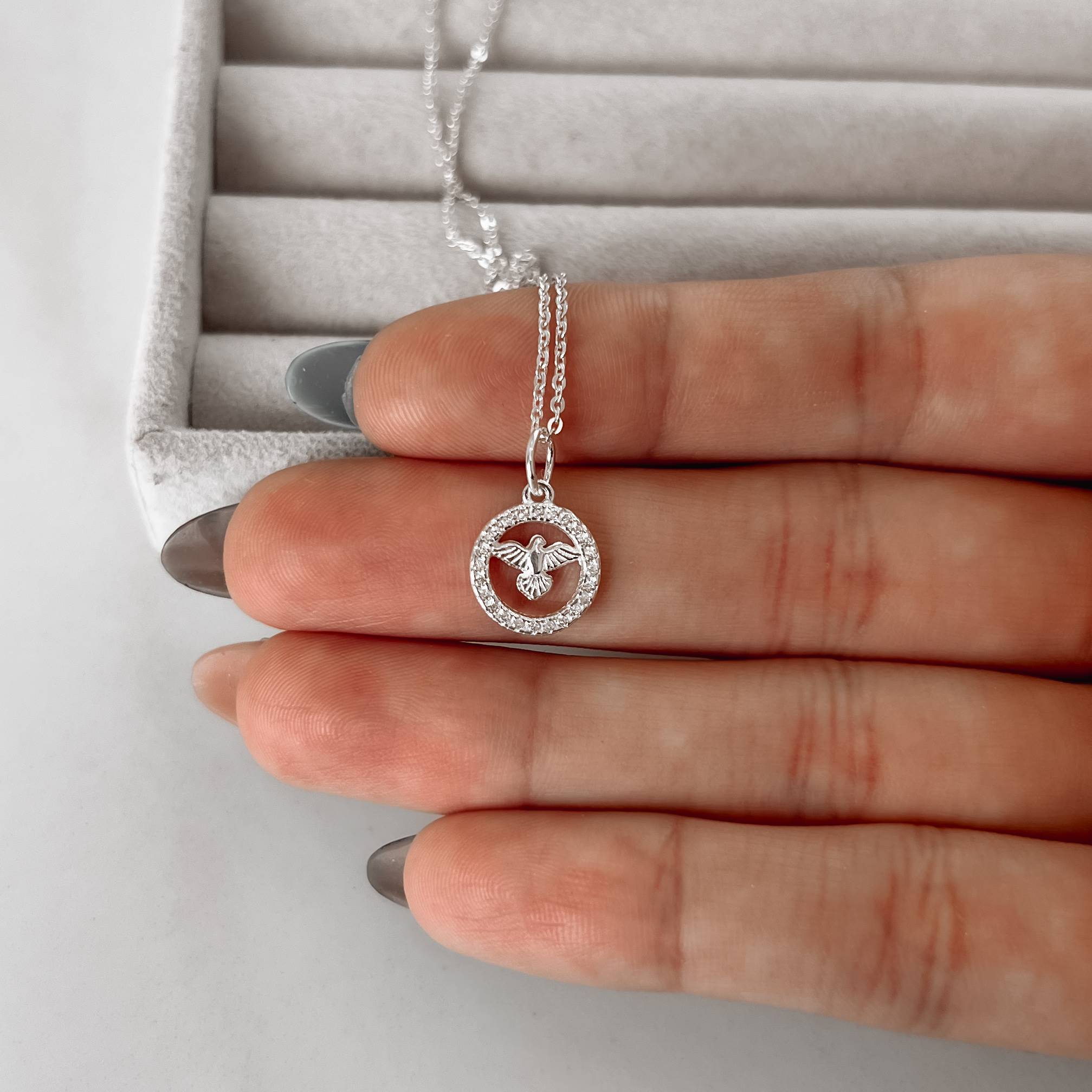 Imagem Colar pingente medalha Espírito Santo cravejado 11mm corrente cadeadinho 40cm