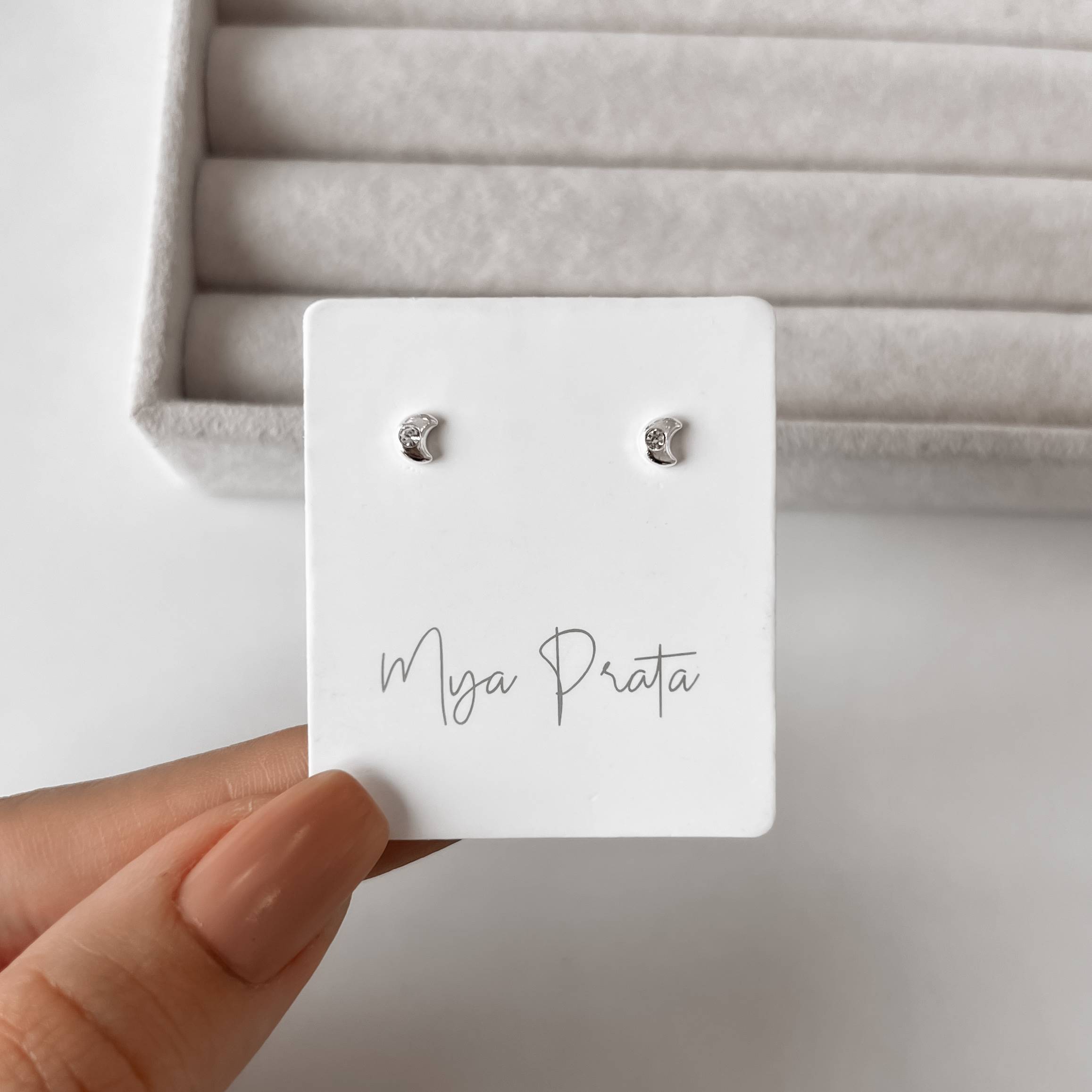 Brinco lua com zircônia 5mm