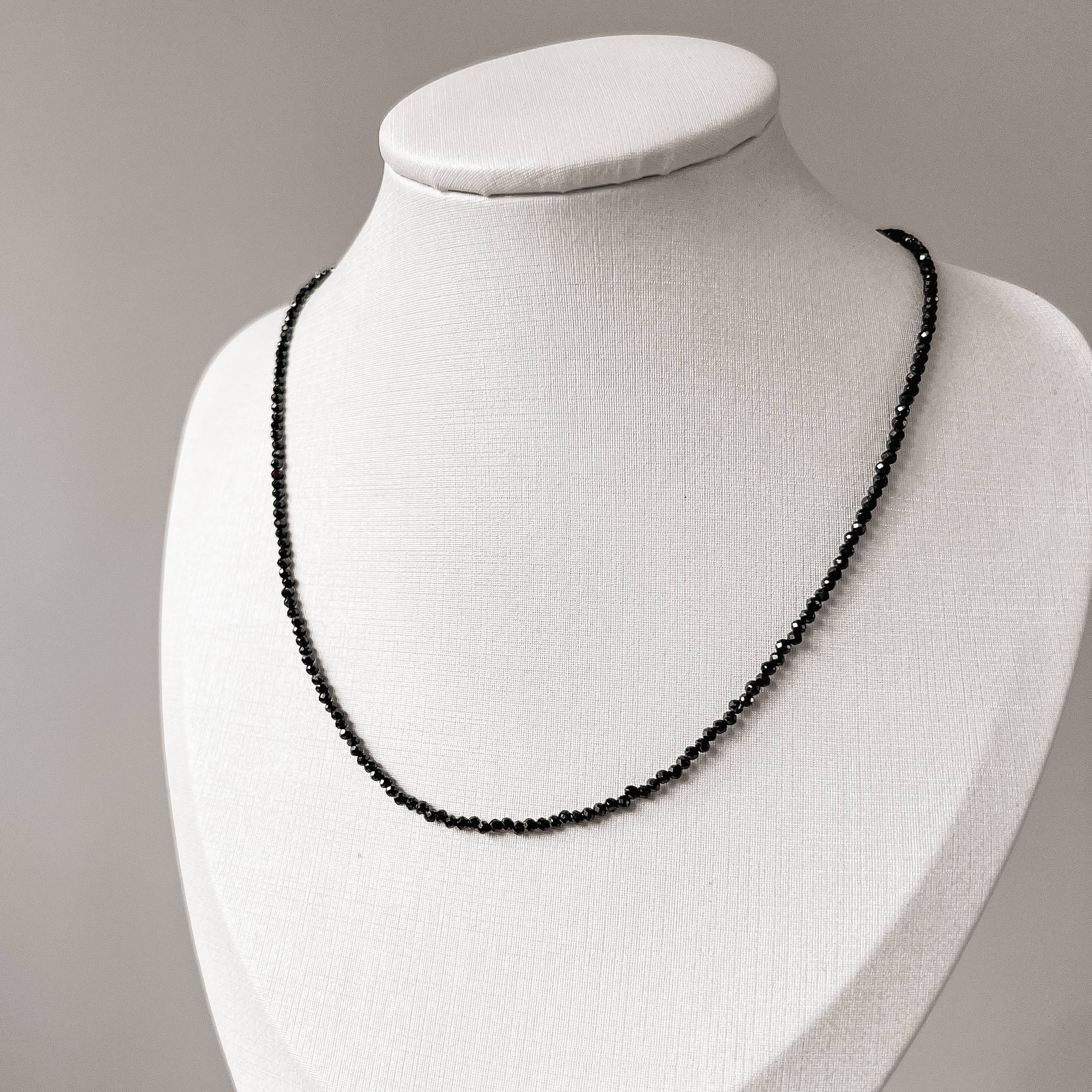 Choker zircônia redonda facetada ônix 2mm