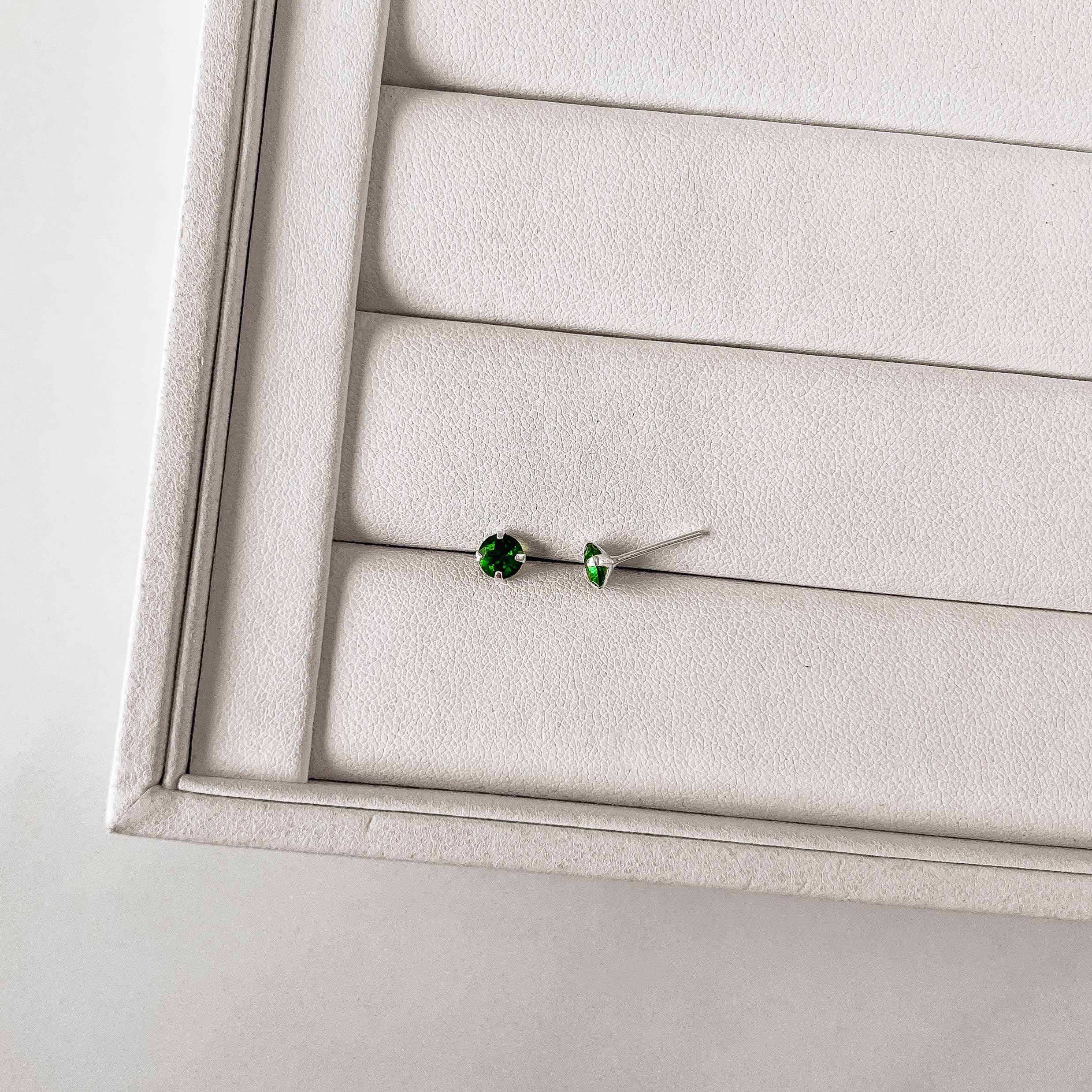 Imagem Secundária Brinco zircônia redonda esmeralda 5mm