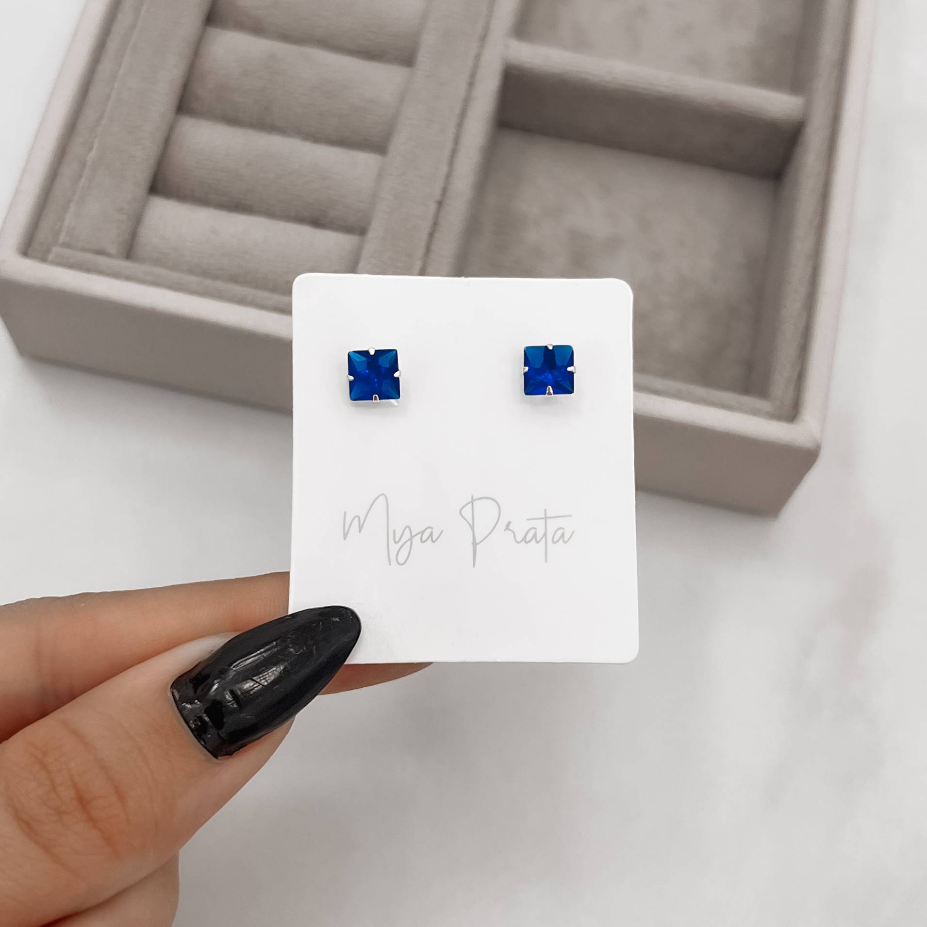 Imagem Secundária Brinco zircônia quadrada azul bic 6mm