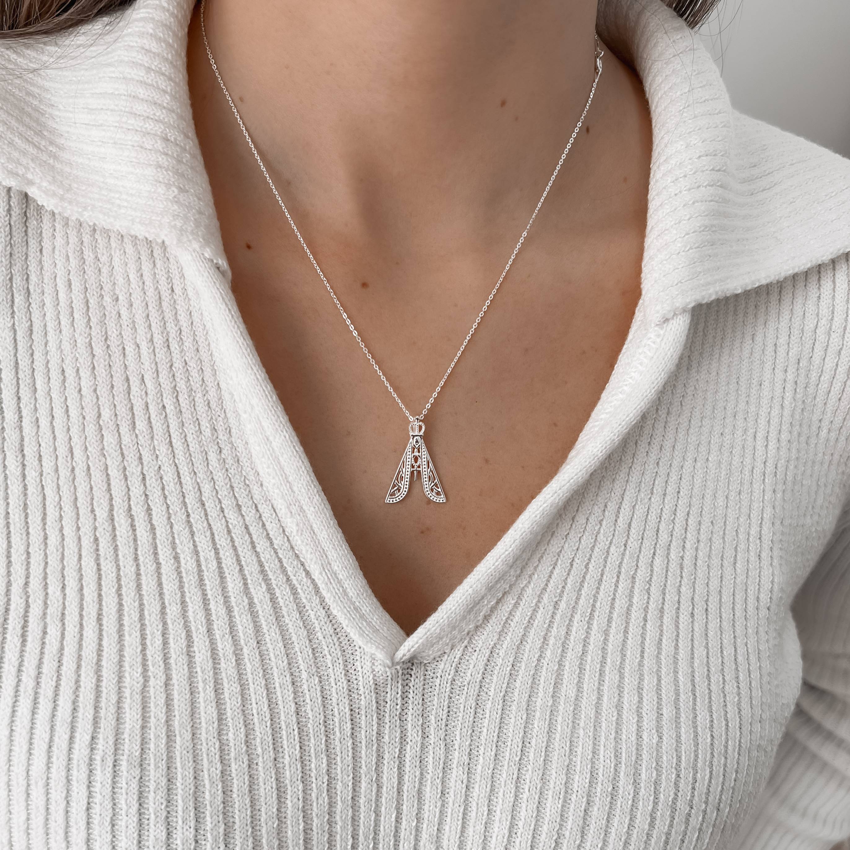 Imagem Secundária Colar Nsa. Sra. Aparecida 26mm corrente cadeadinho 45cm