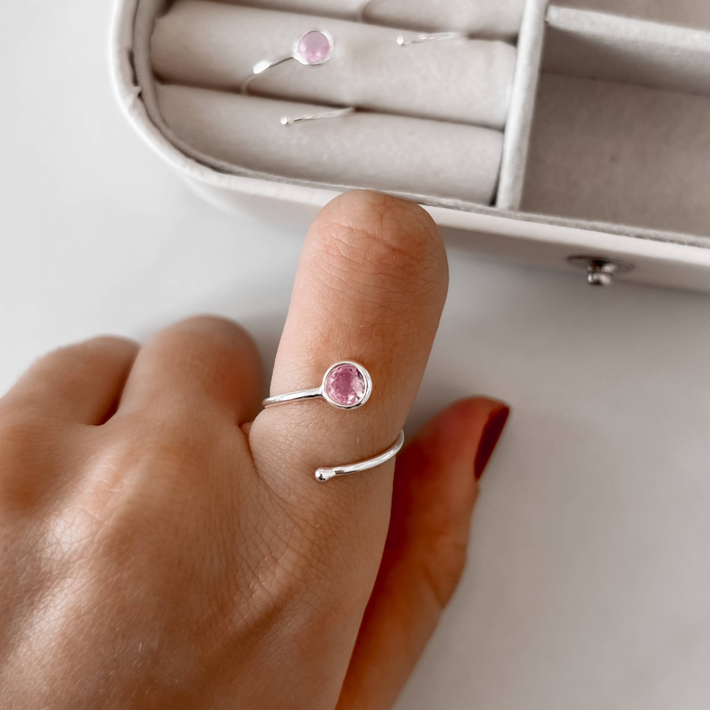 Imagem Secundária Anel bola e zircônia rosa 5mm regulável P