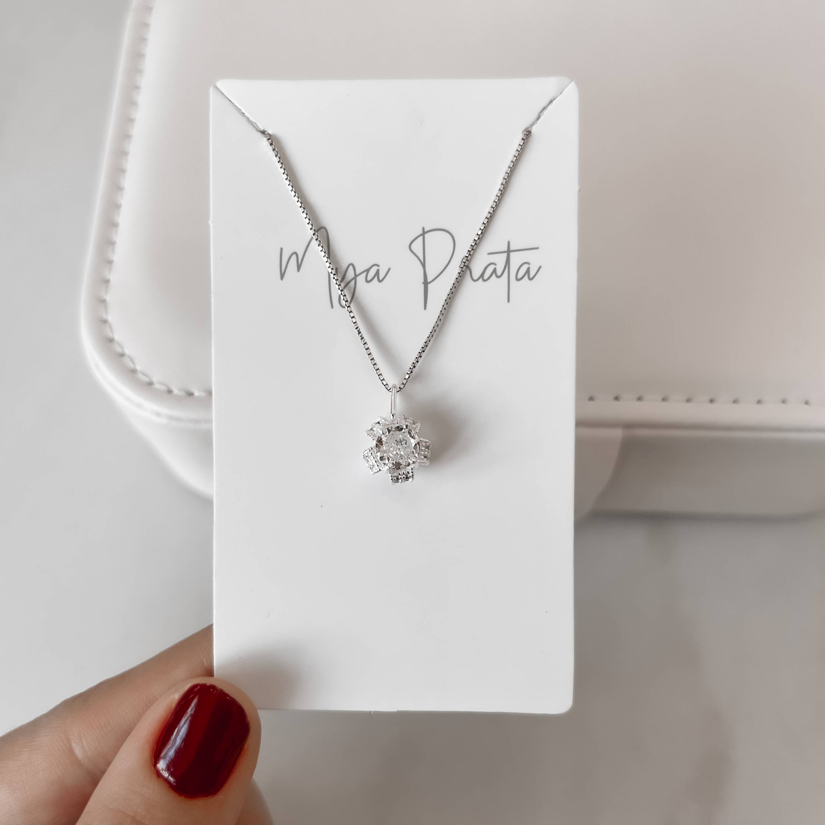 Imagem Colar pingente flor cravejada cristal 10mm 45cm