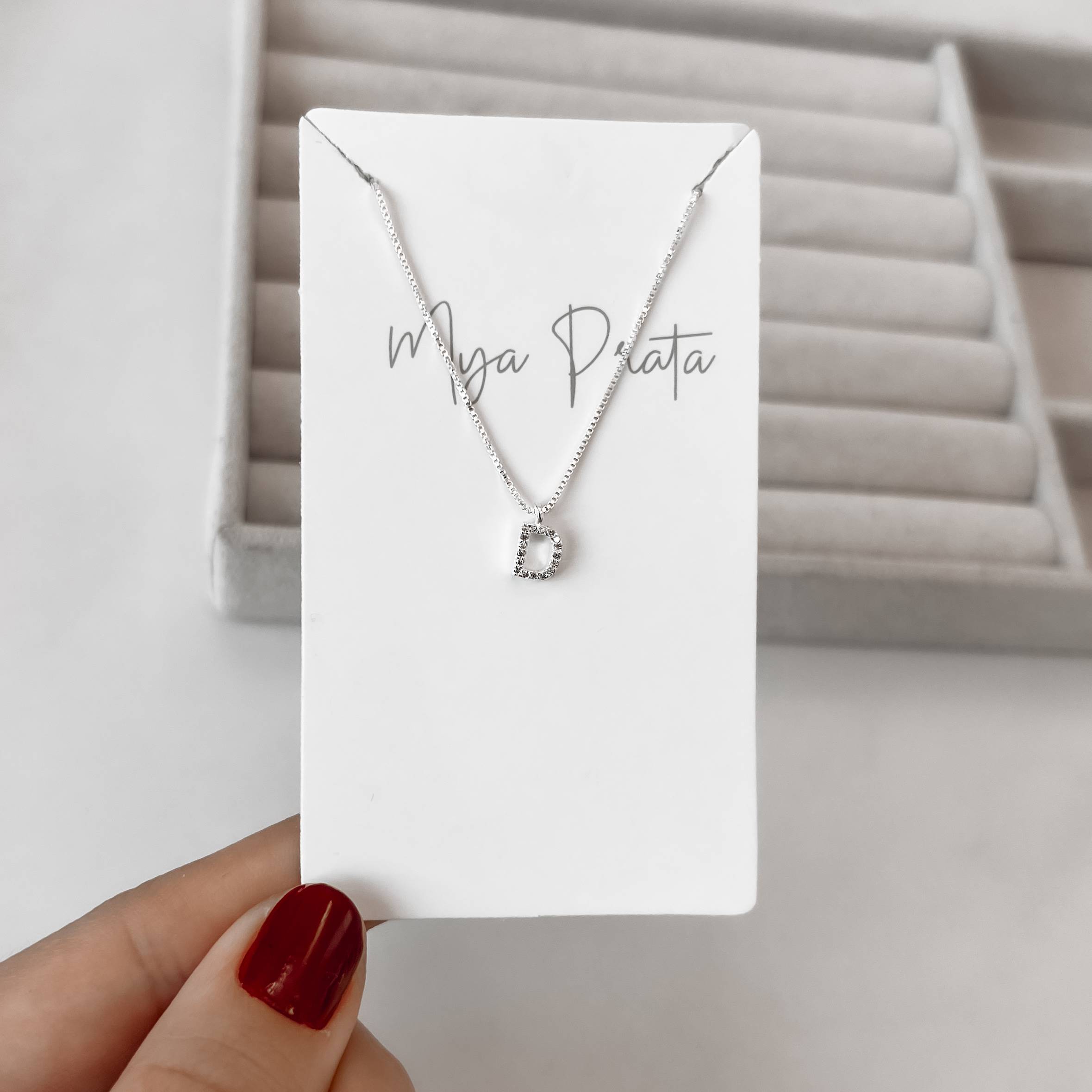 Imagem Colar pingente letra D cravejada 6mm 40cm