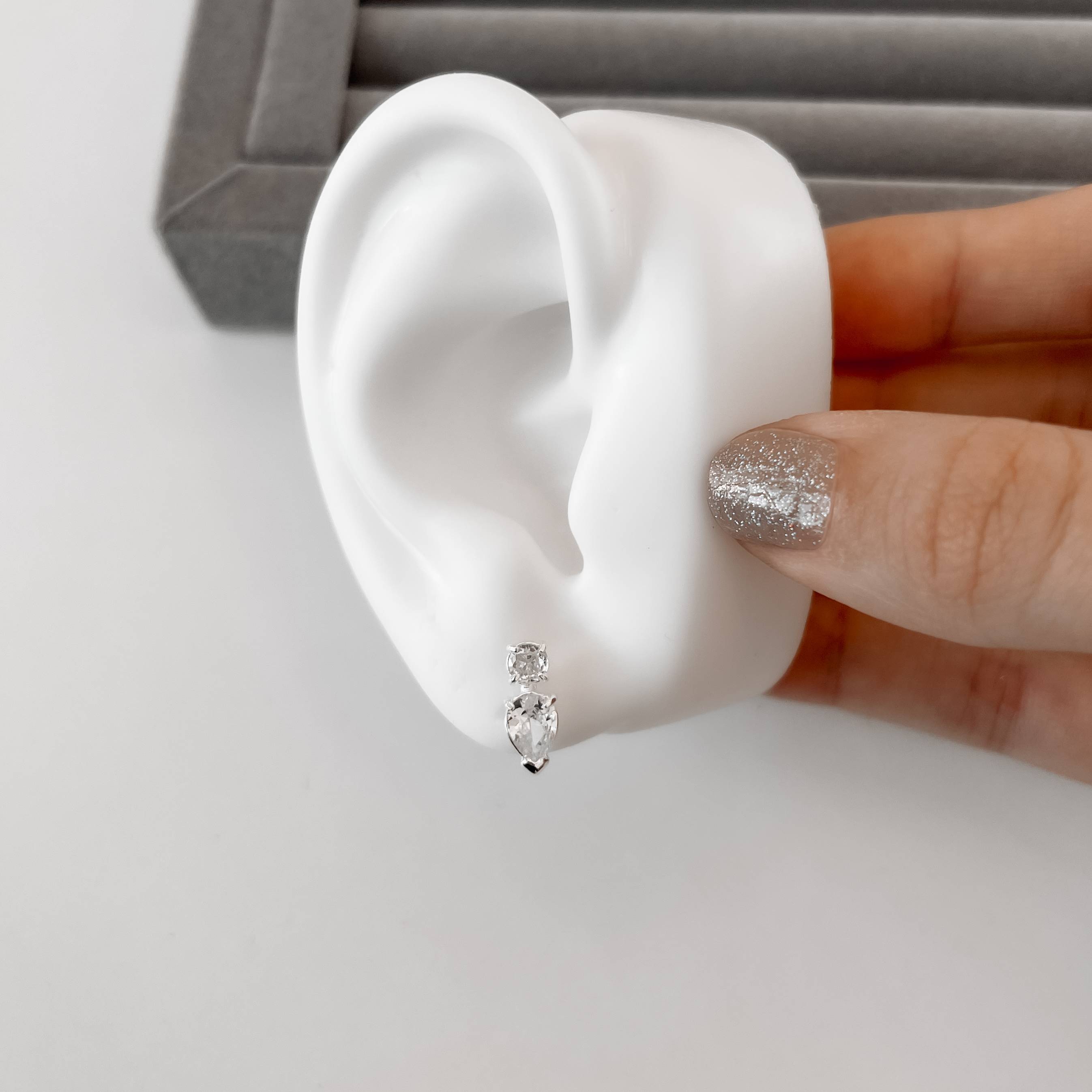 Brinco zircônias redonda e gota 13mm