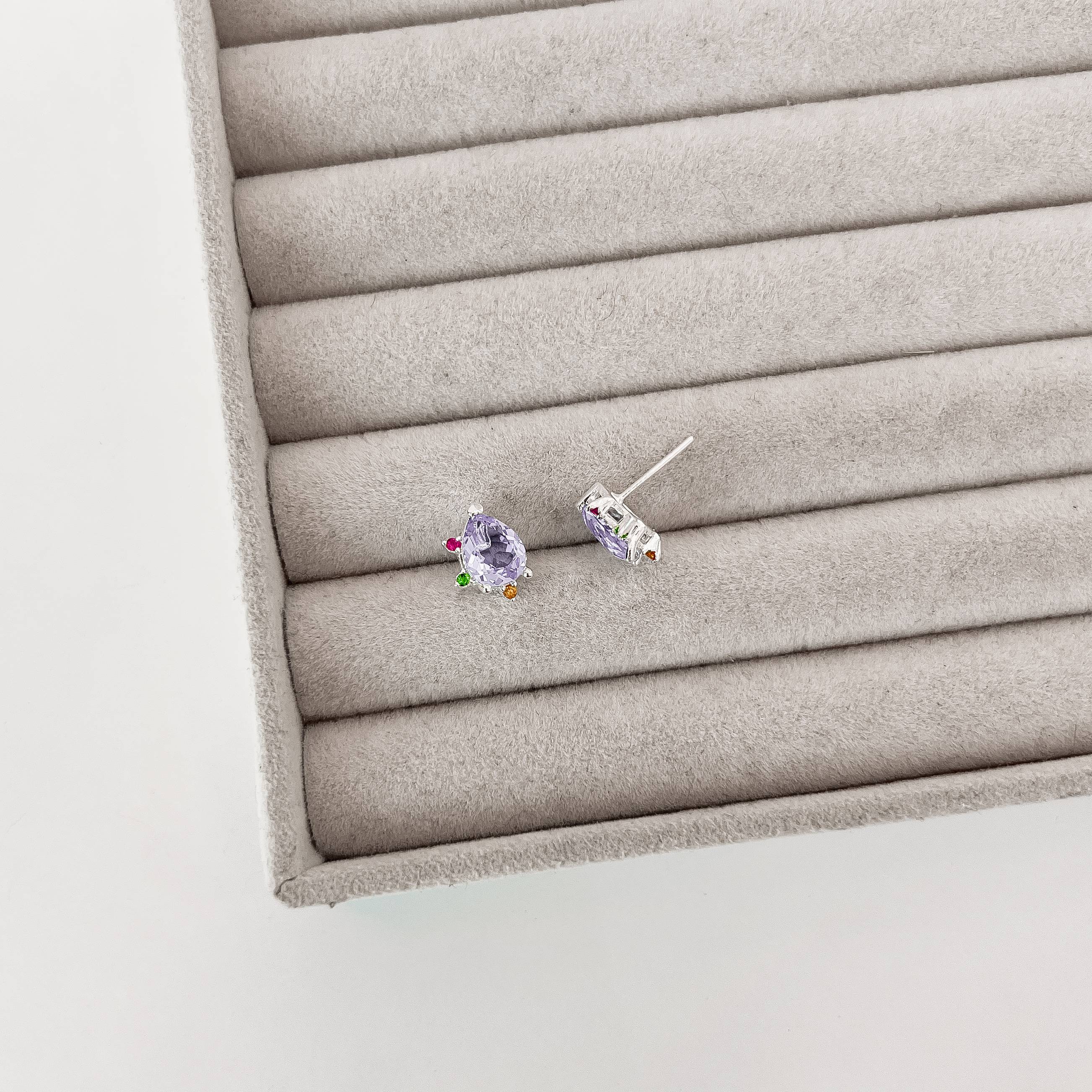 Imagem Secundária Brinco zircônia gota lilás com cravejado colorido 12mm