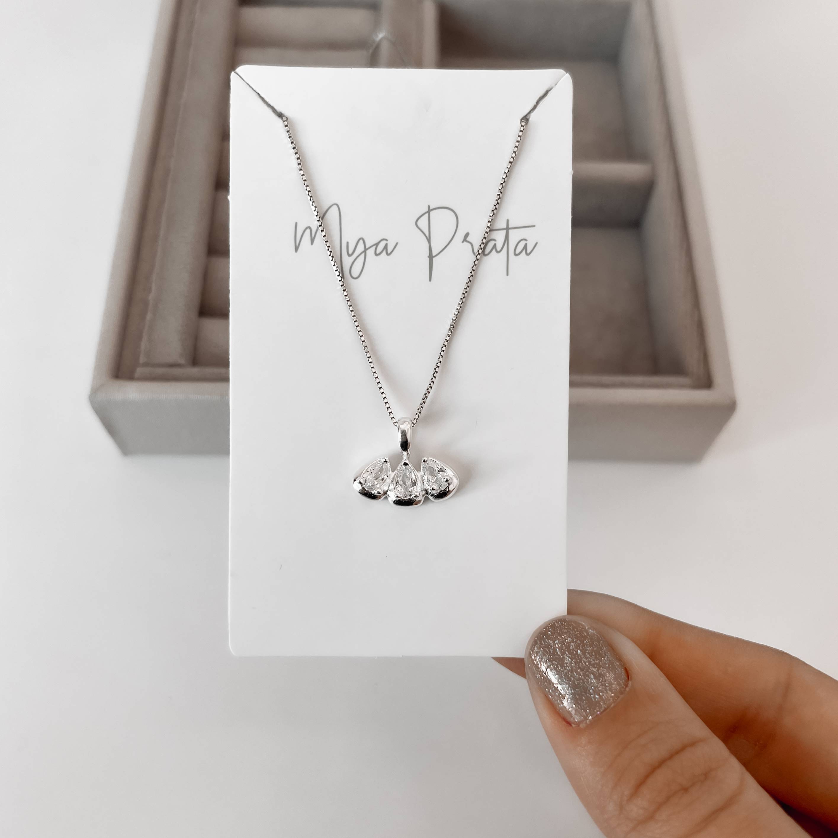 Imagem Secundária Colar pingente 3 zircônias gota 16mm 45cm