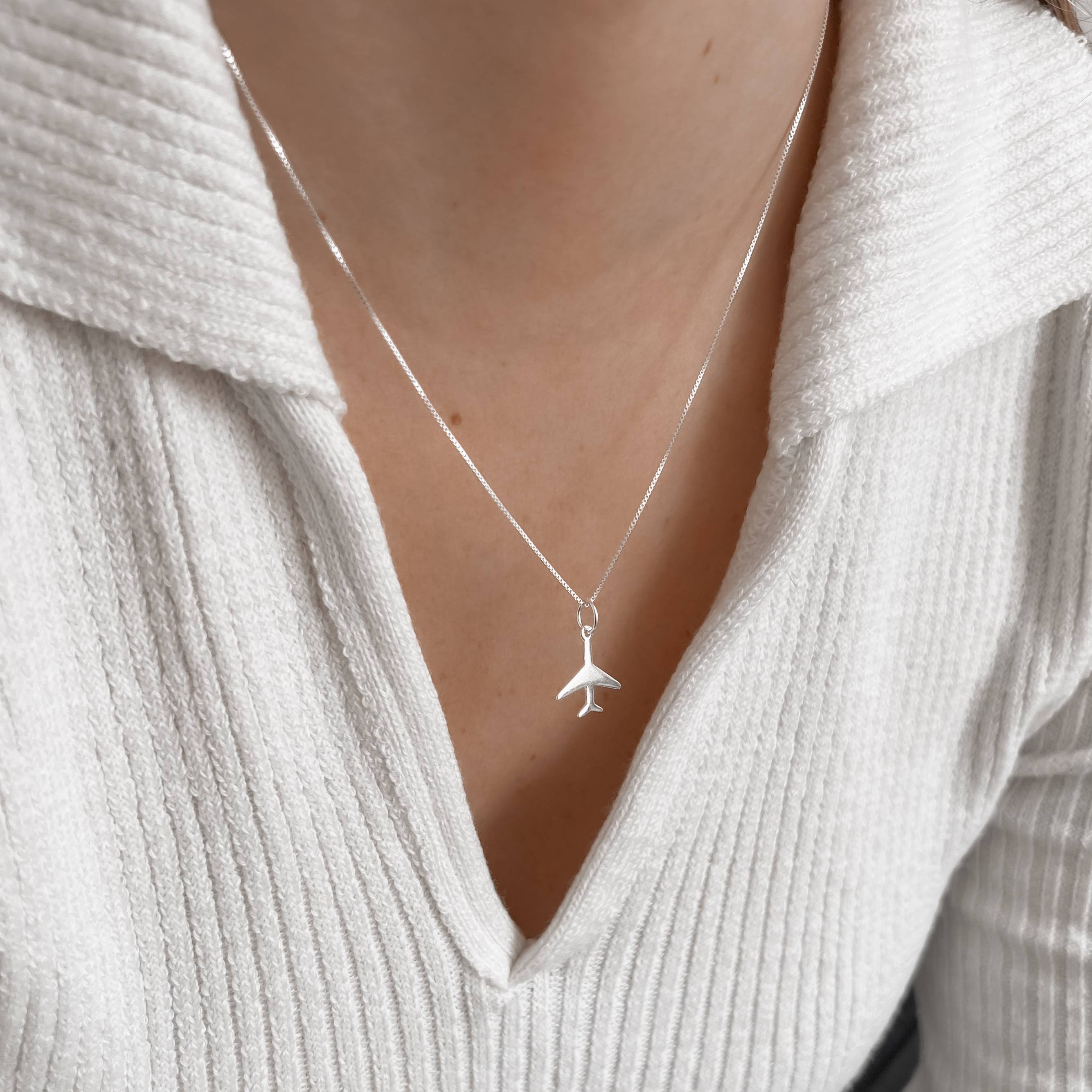 Colar pingente avião 15mm 45cm